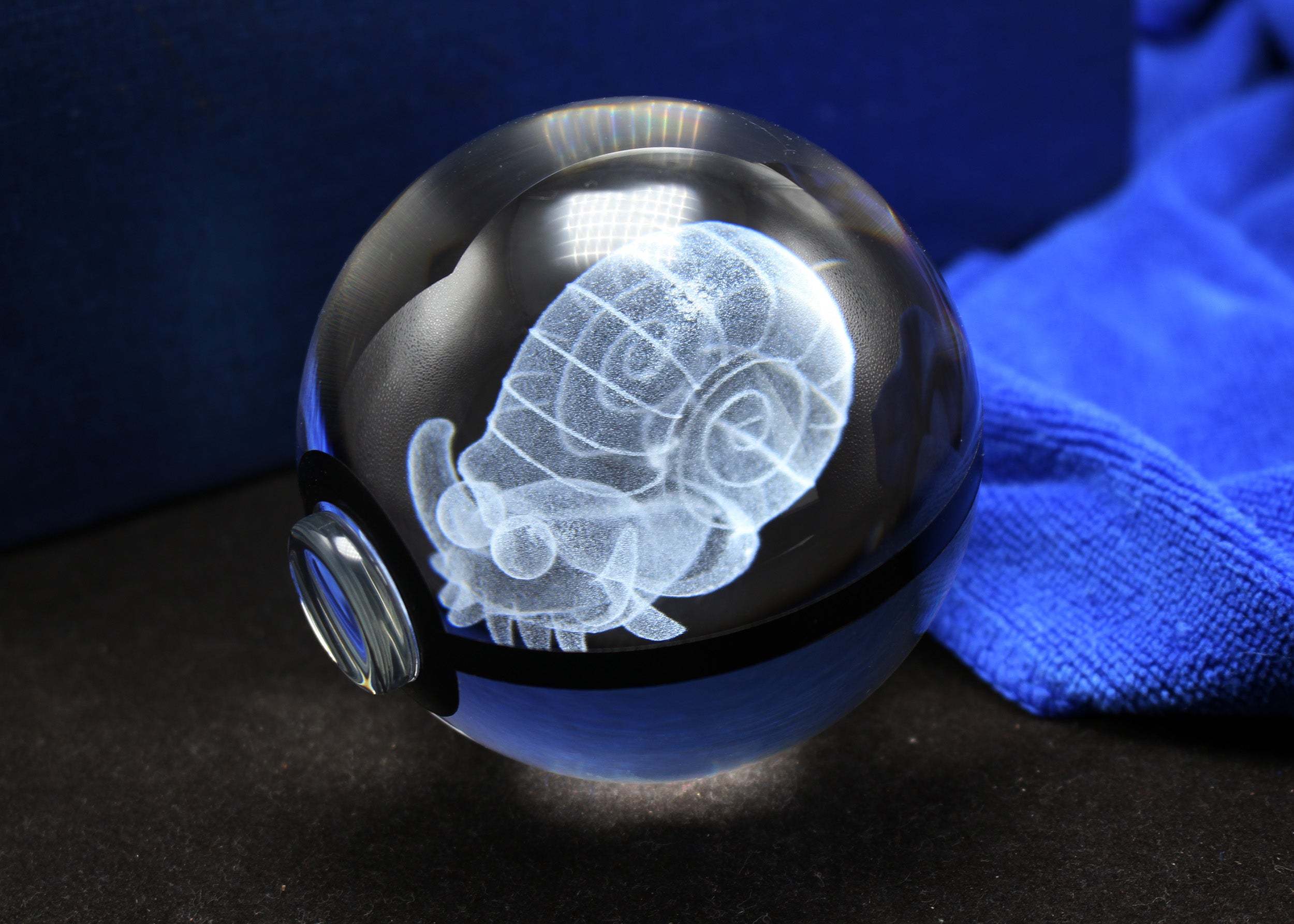 Omanyte Large Crystal Pokeball