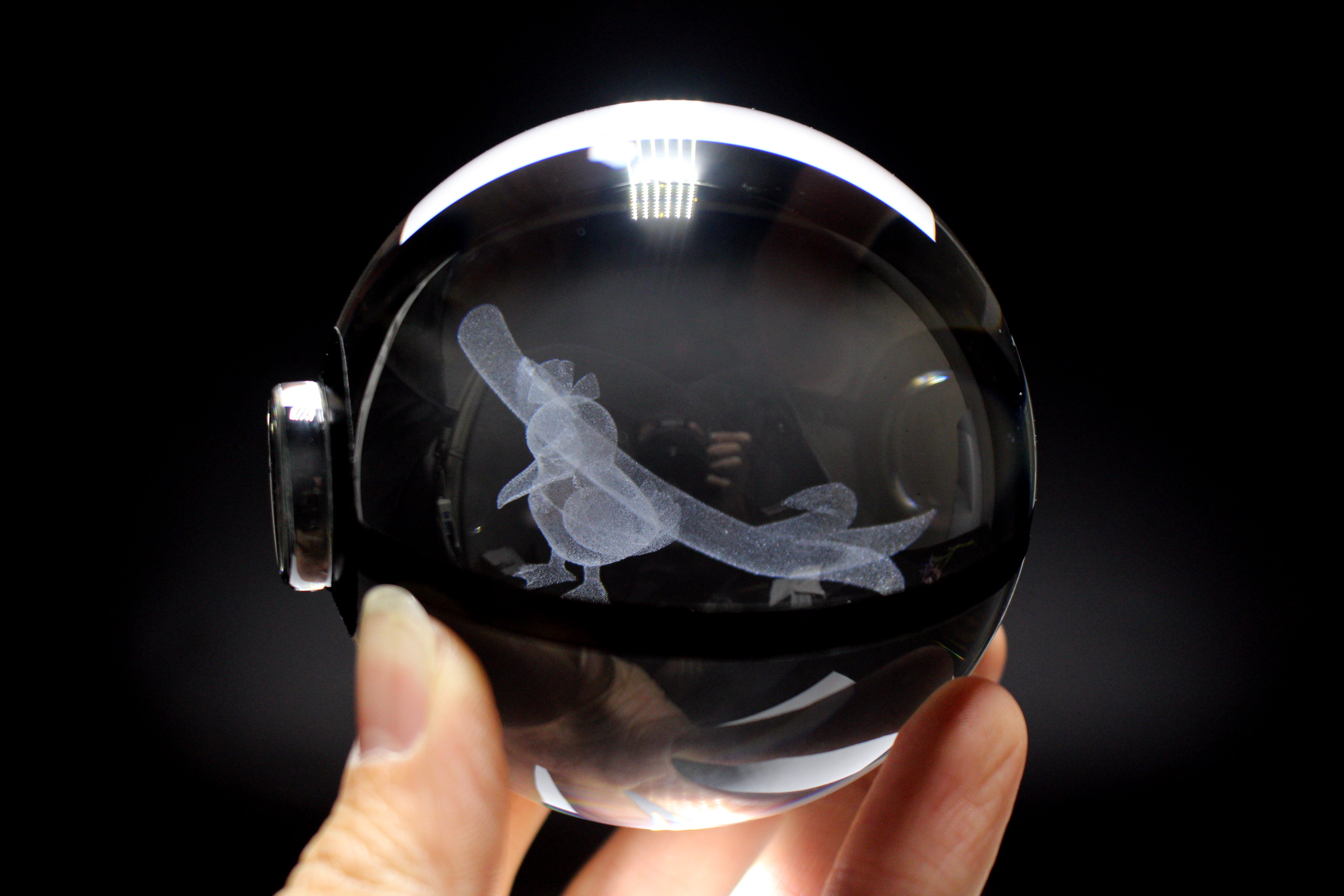 Galarian Farfetch'd Large Crystal Pokeball