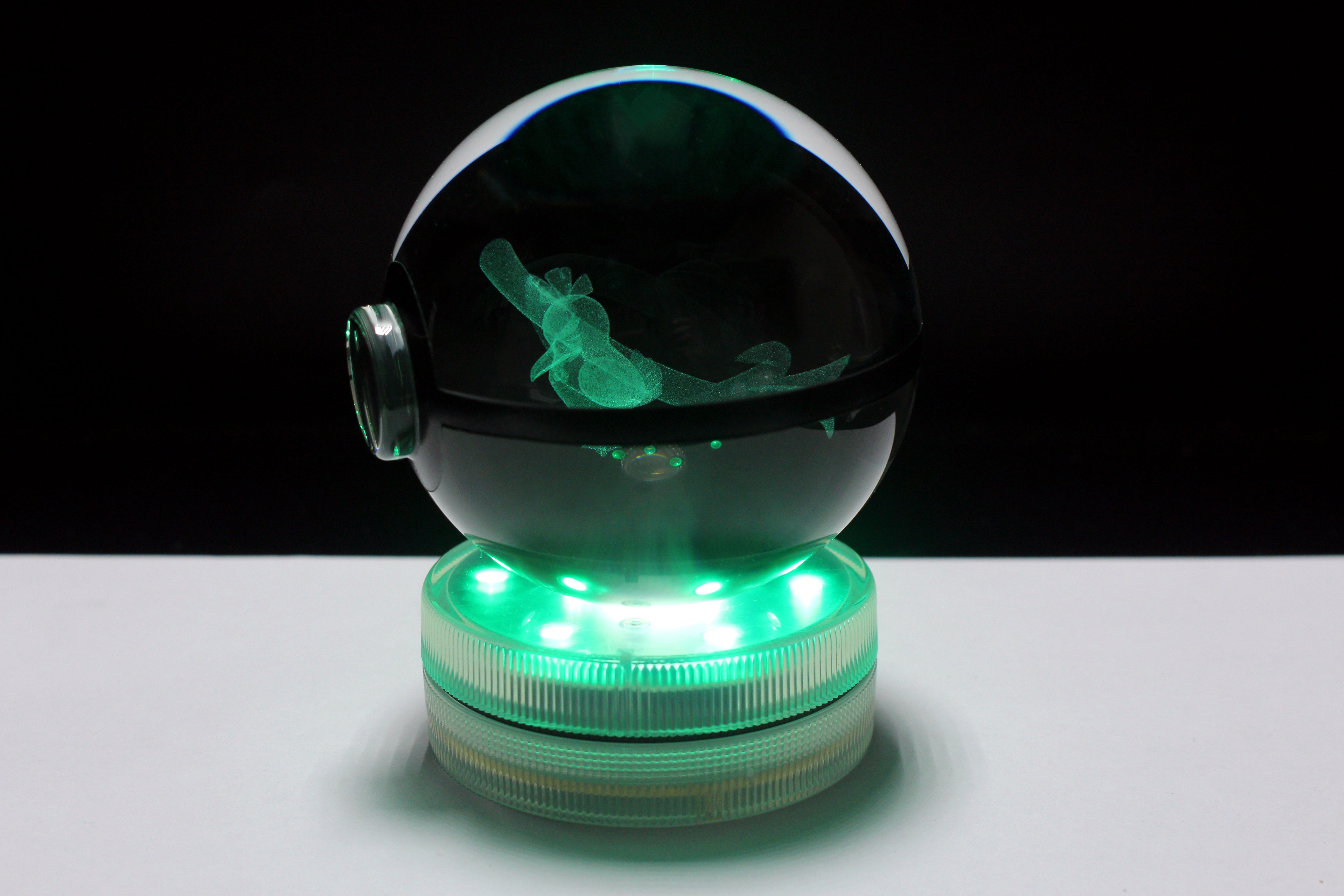 Galarian Farfetch'd Large Crystal Pokeball