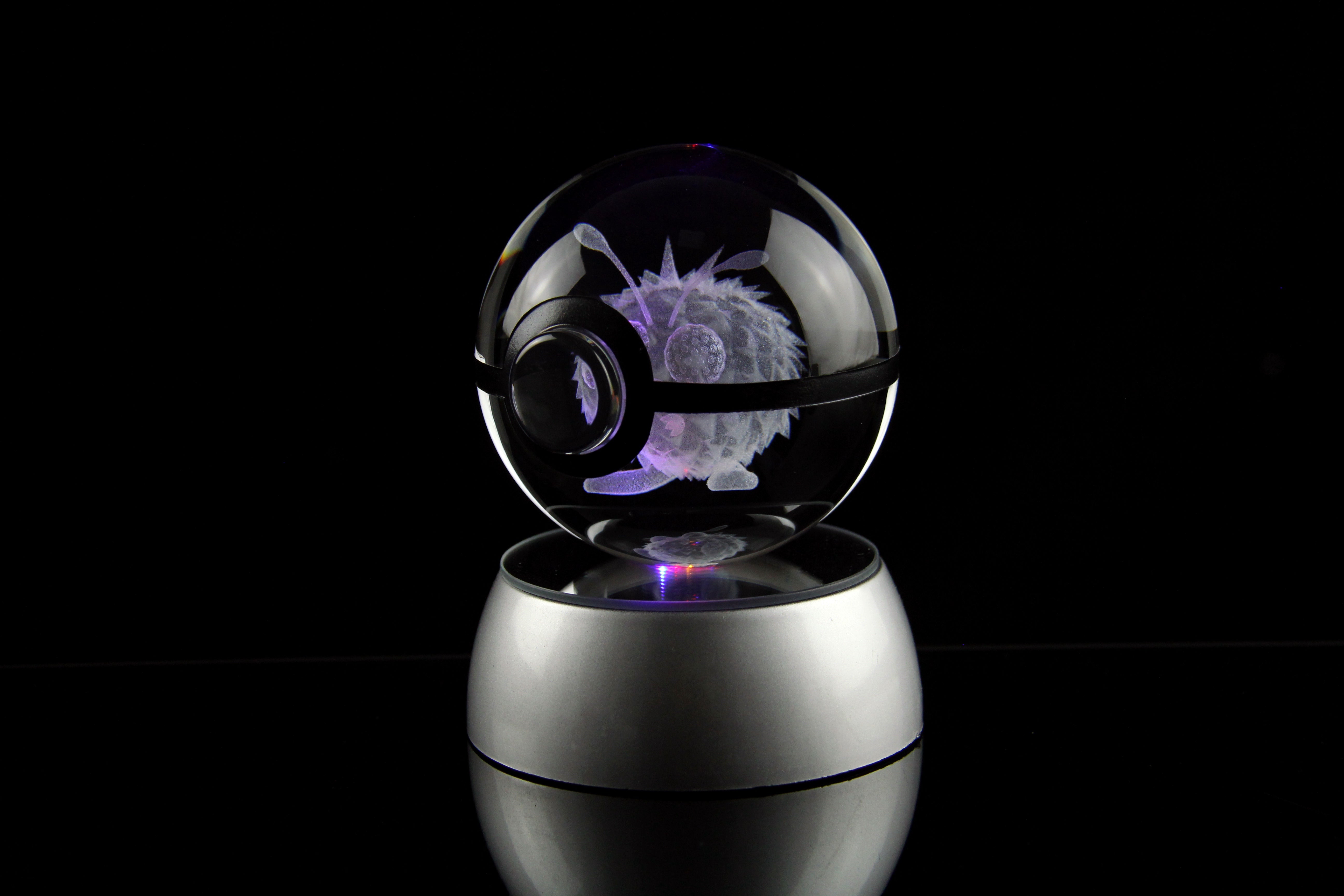 Venonat Large Crystal Pokeball