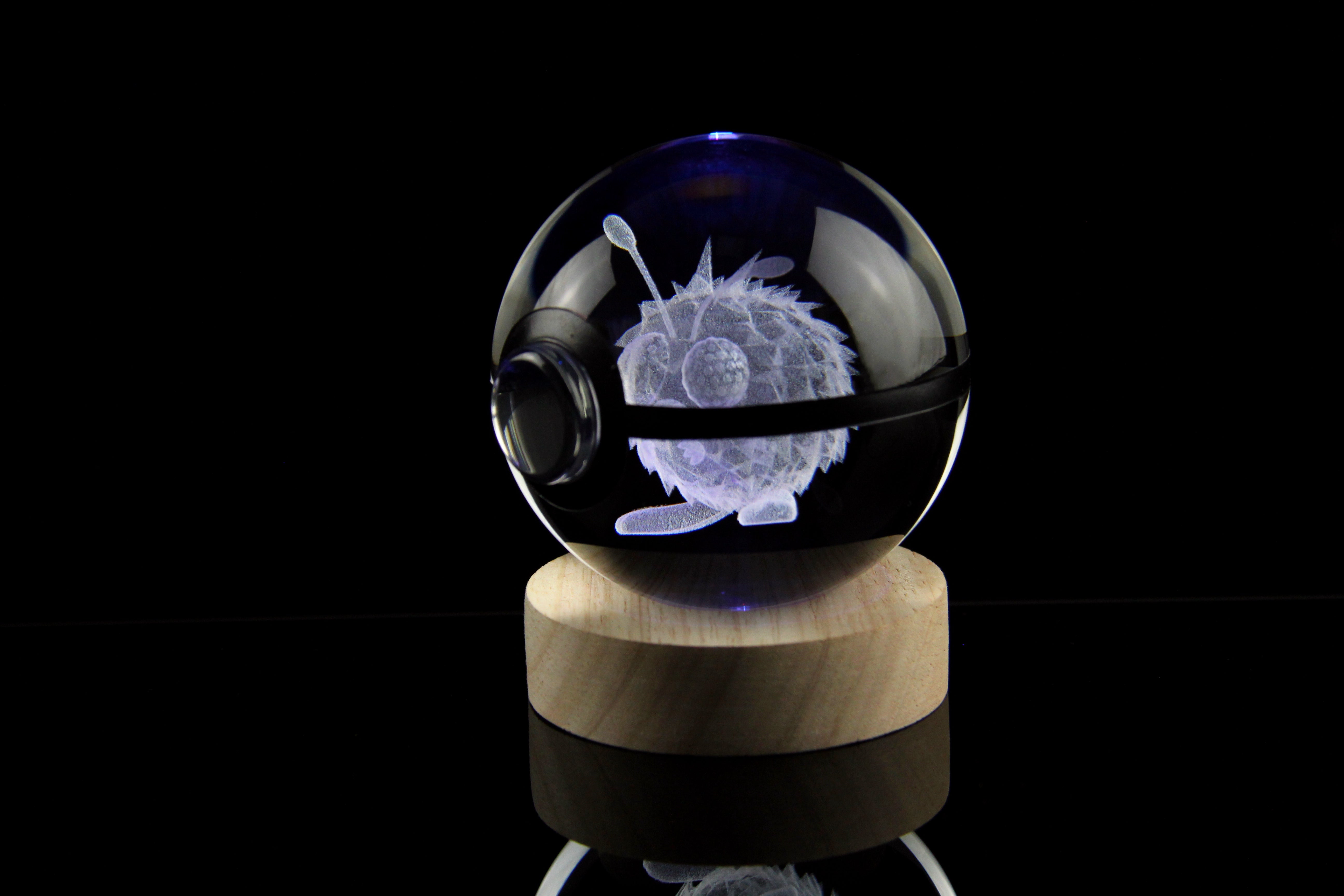 Venonat Large Crystal Pokeball