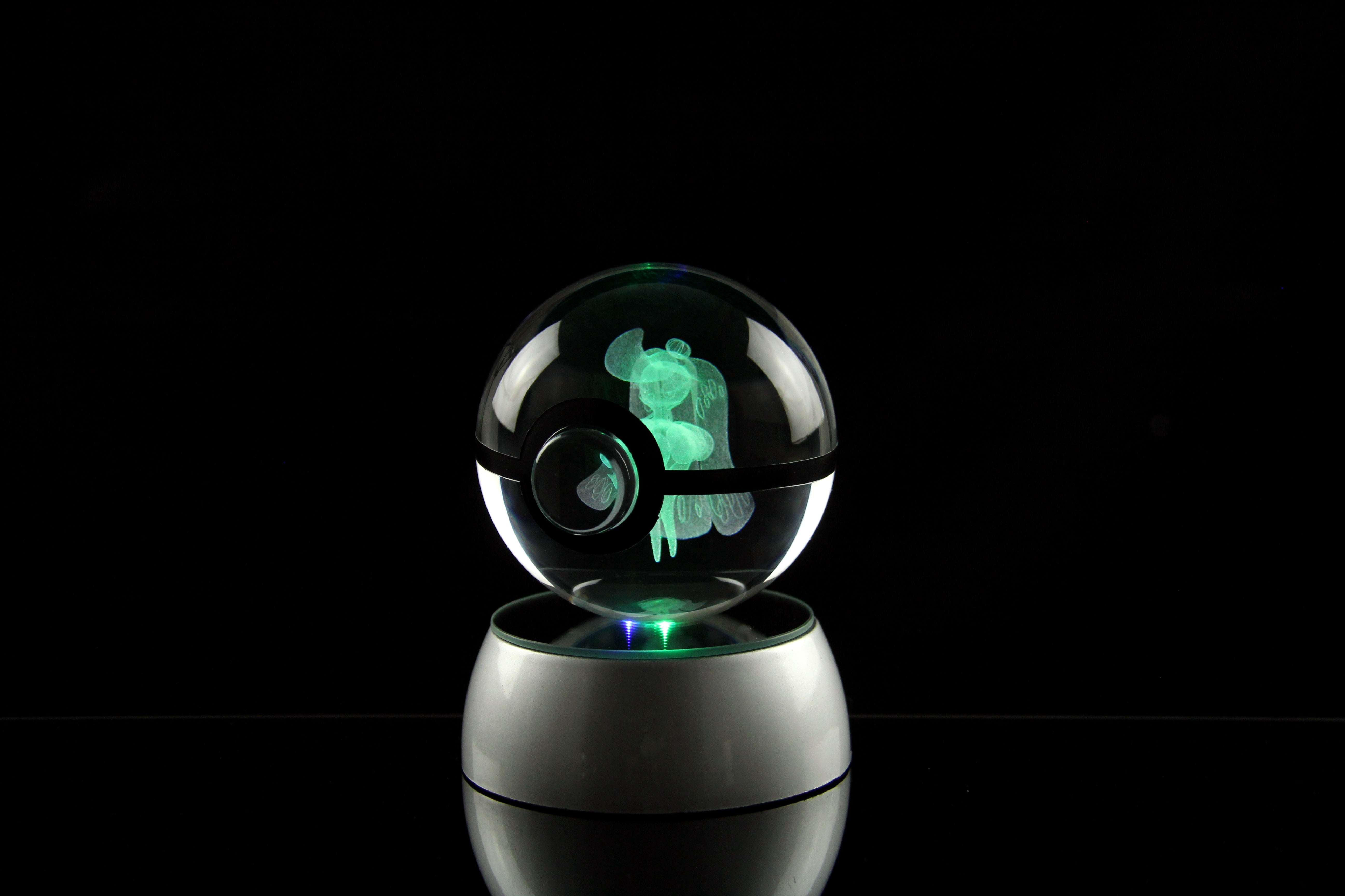 Tsareena Large Crystal Pokeball