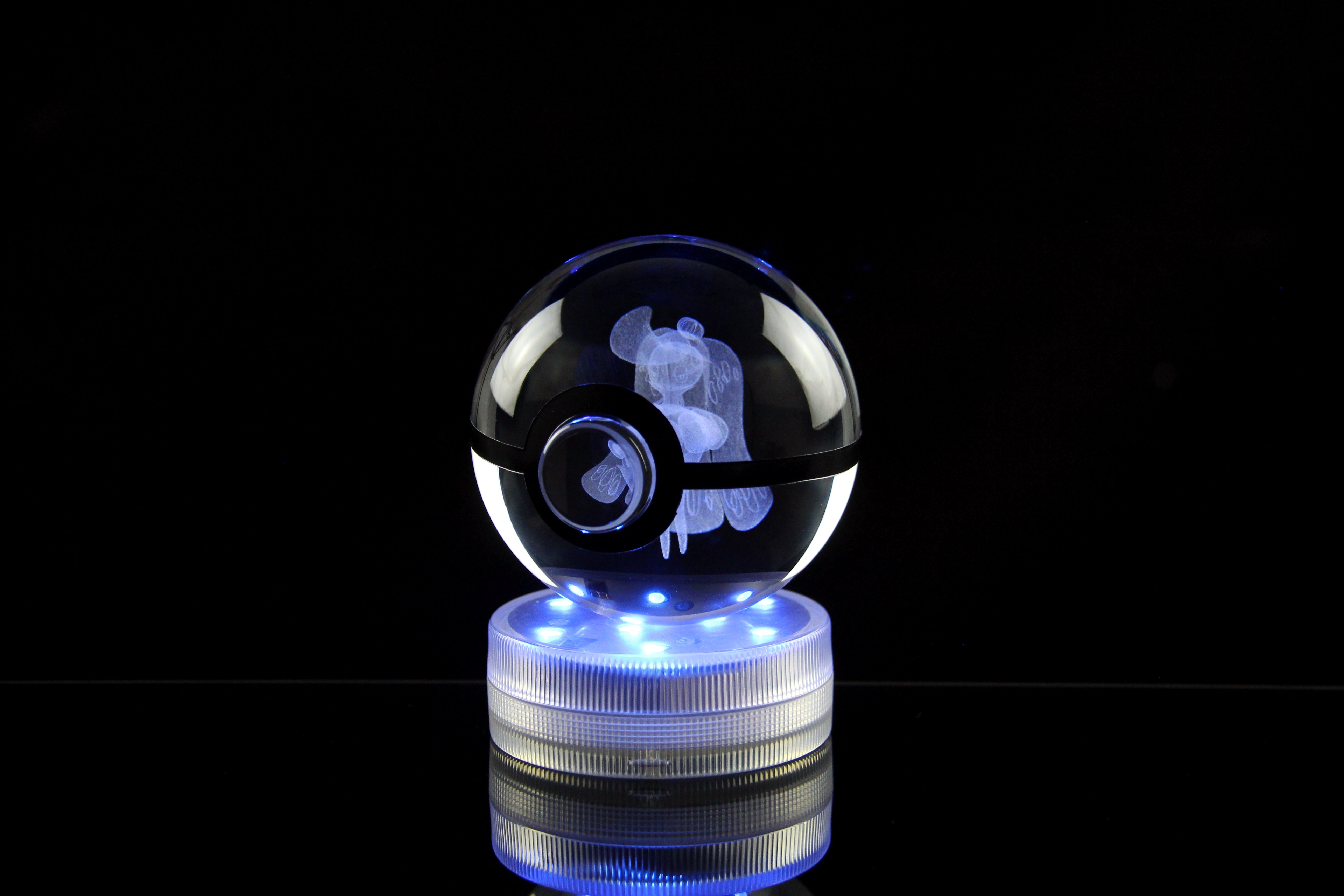 Tsareena Large Crystal Pokeball