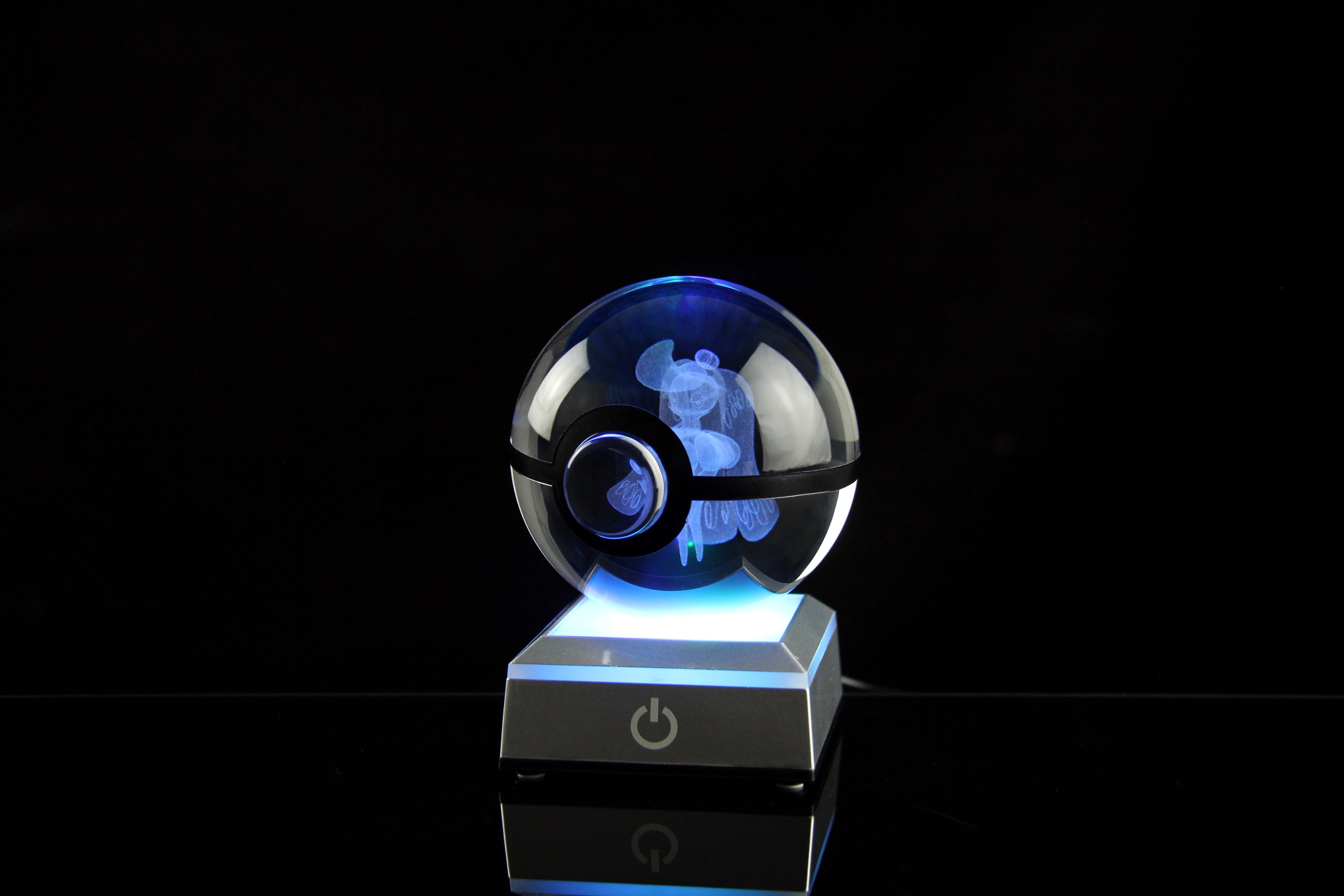 Tsareena Large Crystal Pokeball