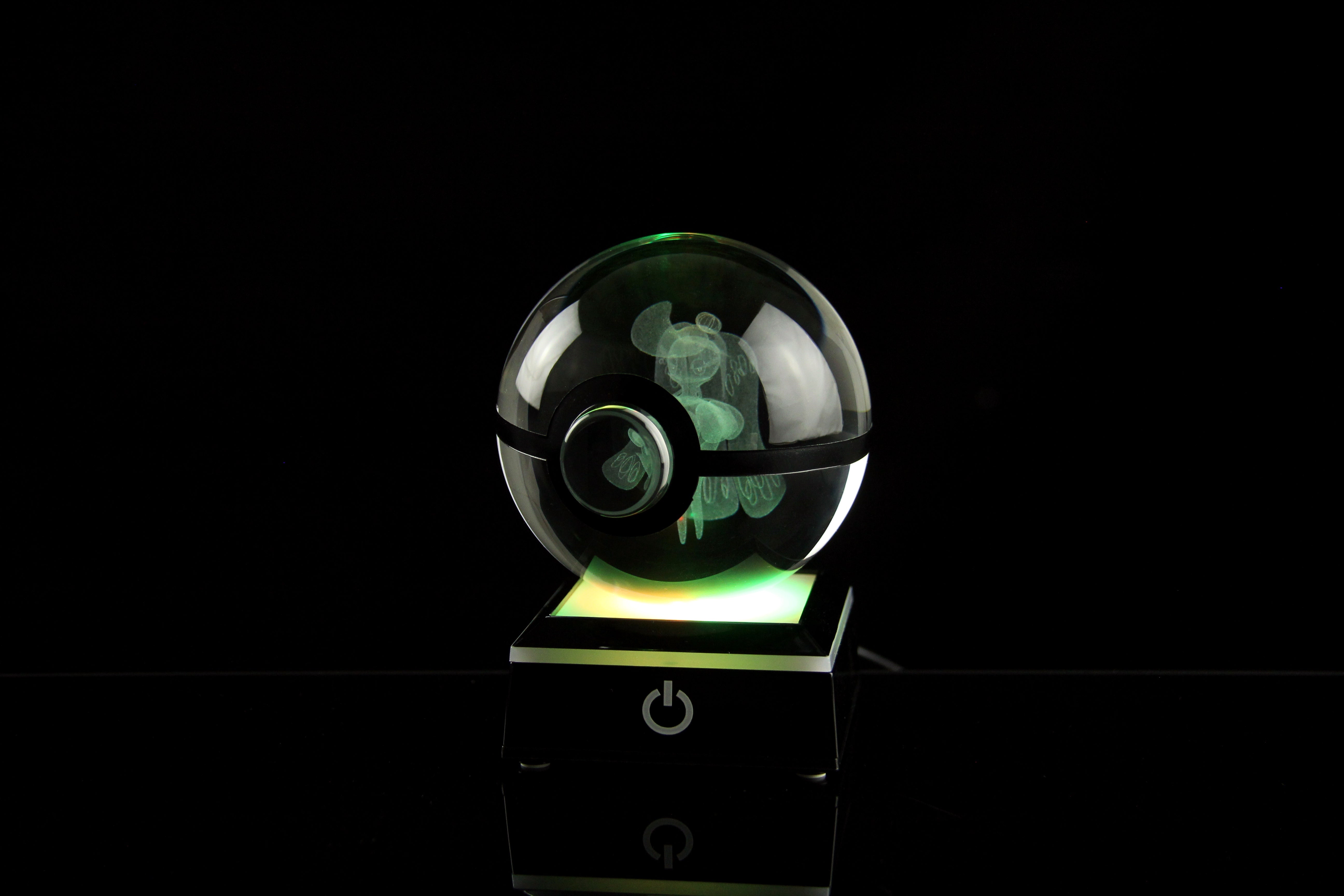 Tsareena Large Crystal Pokeball