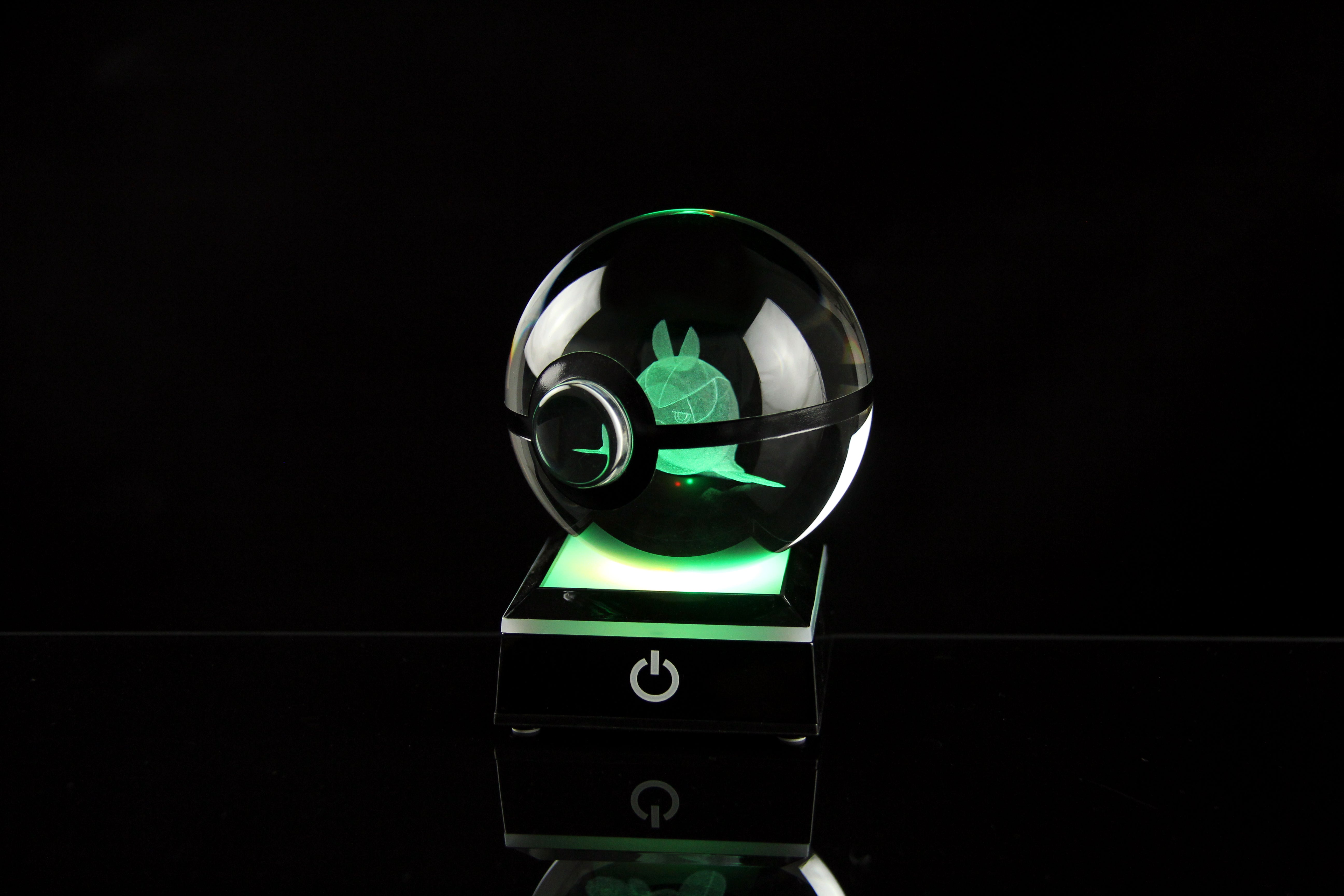 Swadloon Large Crystal Pokeball