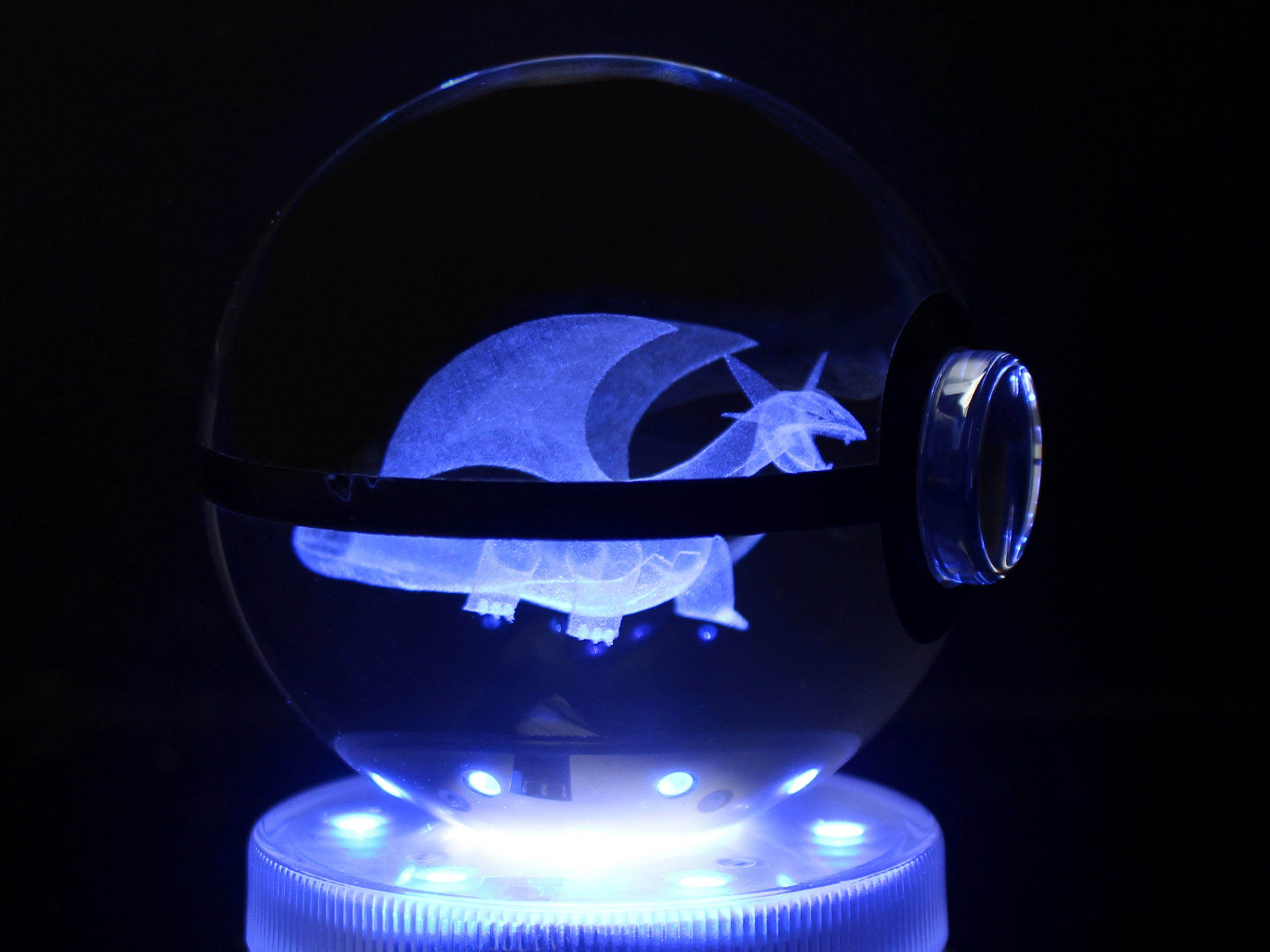 Salamence Large Crystal Pokeball