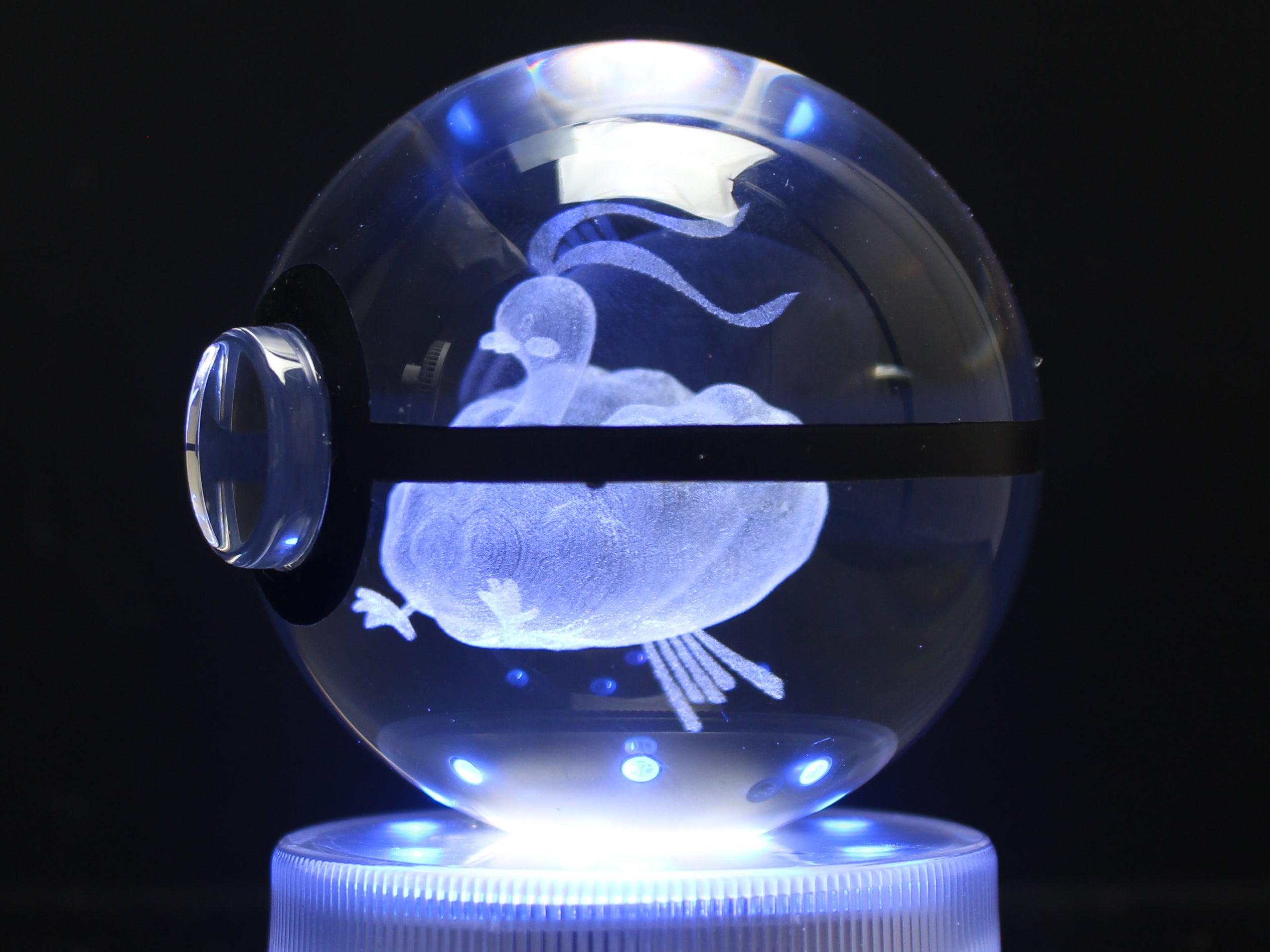 Altaria Large Crystal Pokeball