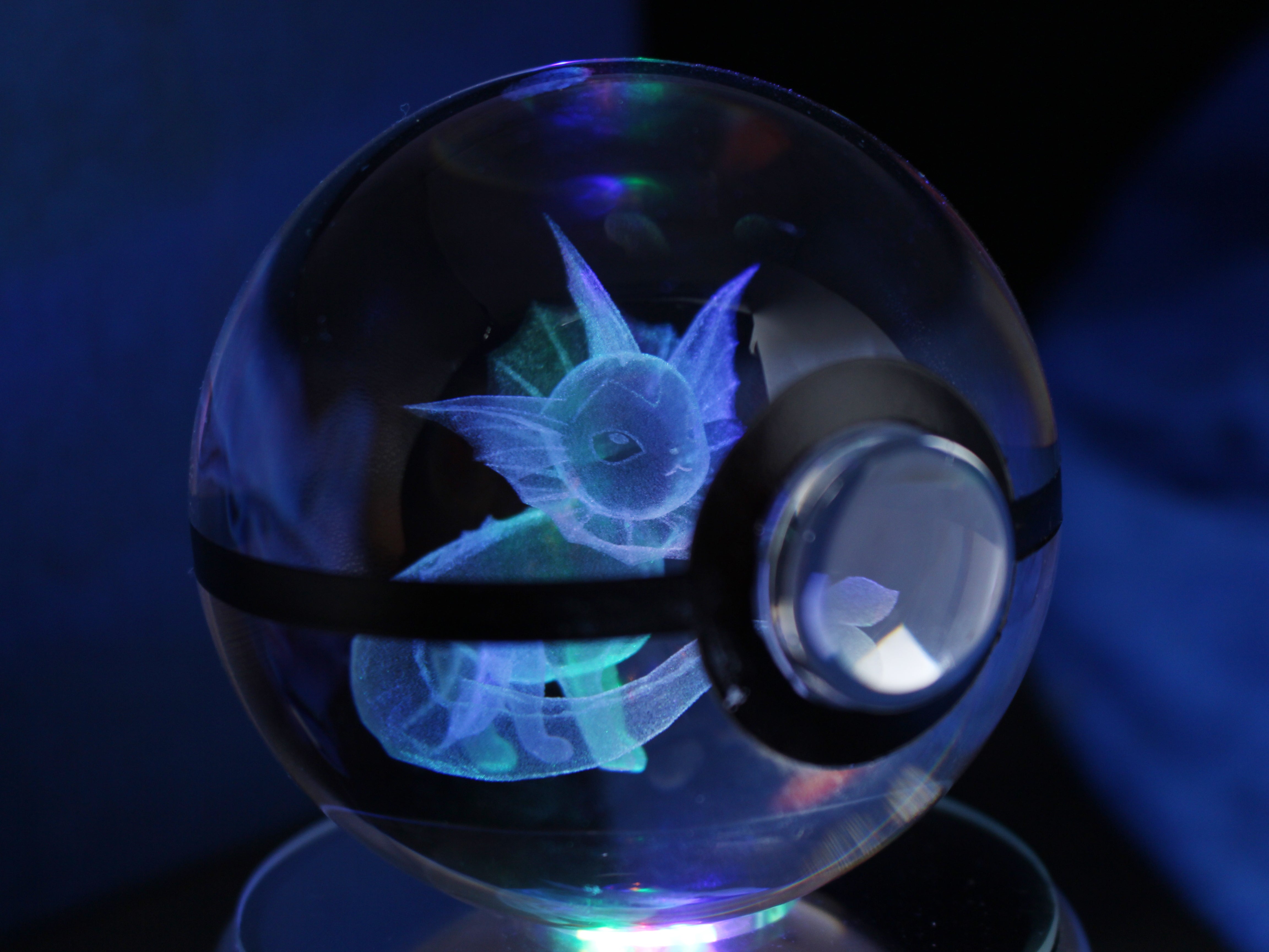 Vaporeon Large Crystal Pokeball