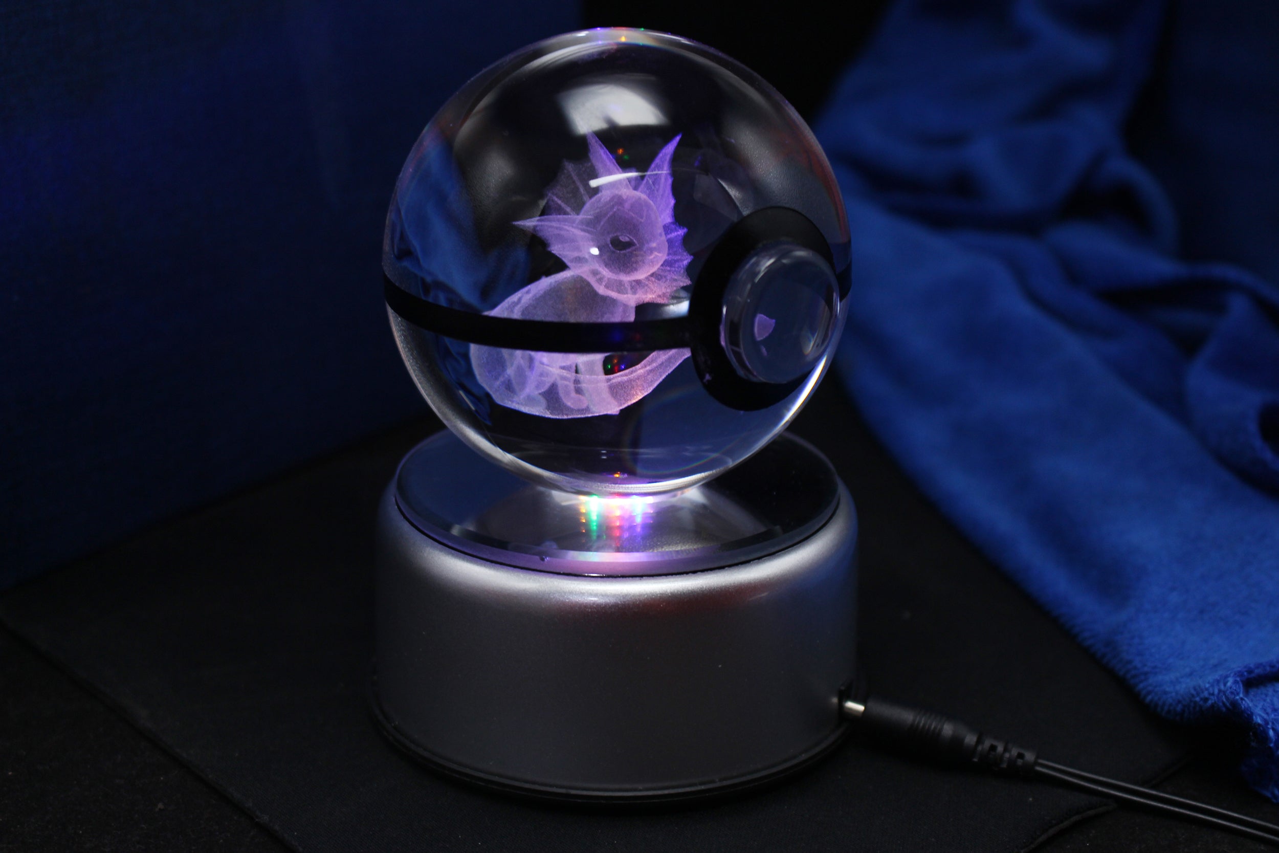 Vaporeon Large Crystal Pokeball