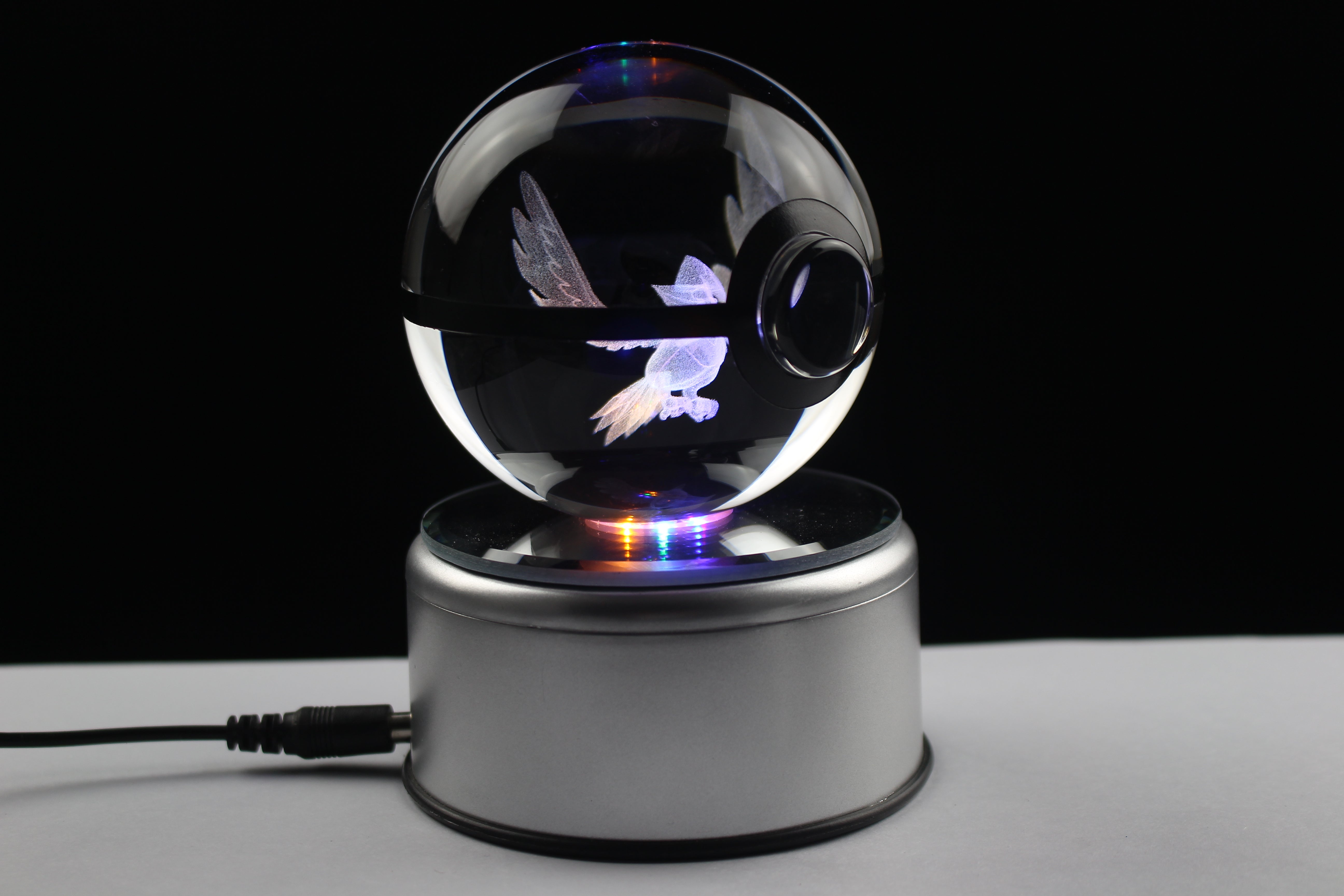 Staraptor Large Crystal Pokeball