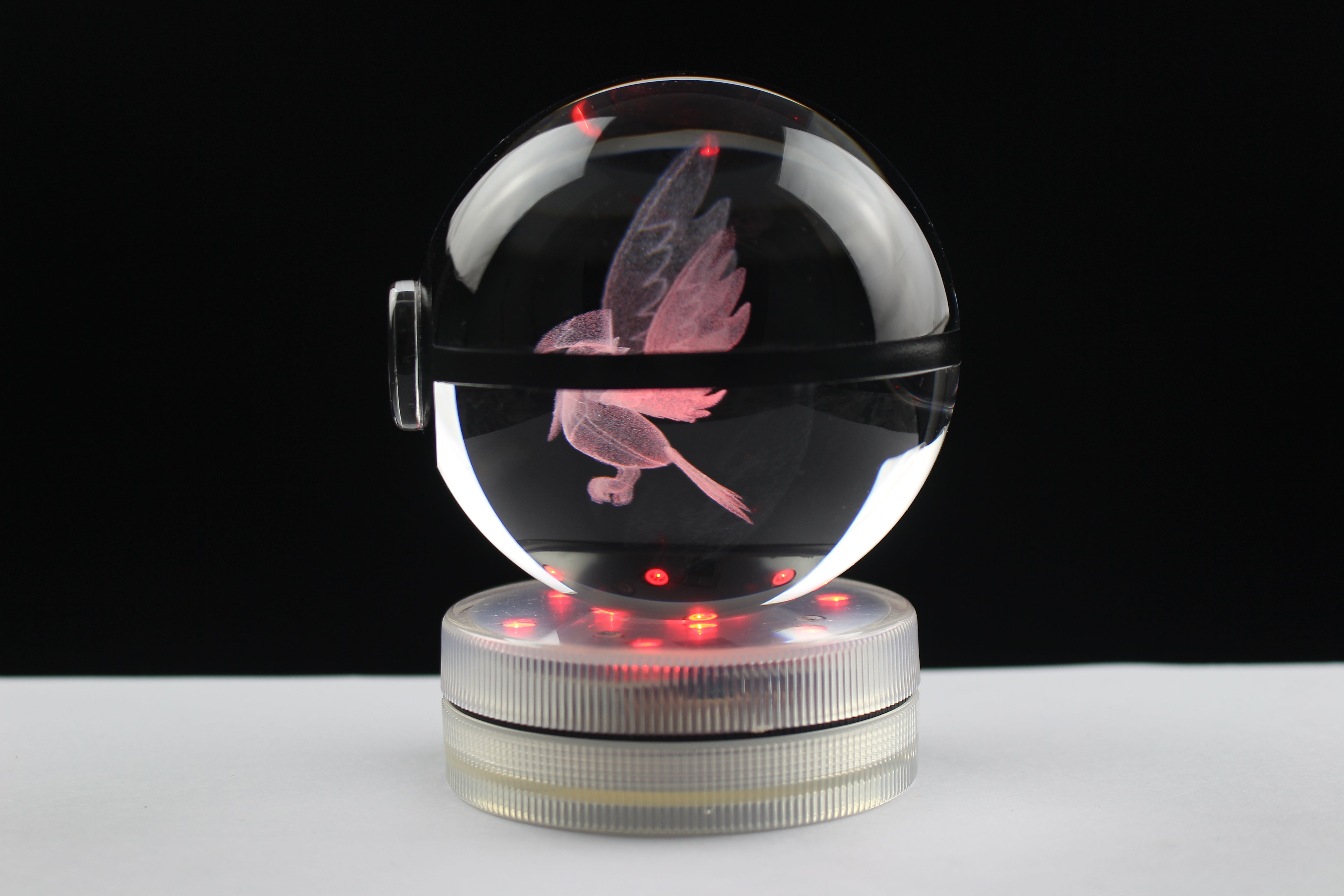 Staraptor Large Crystal Pokeball