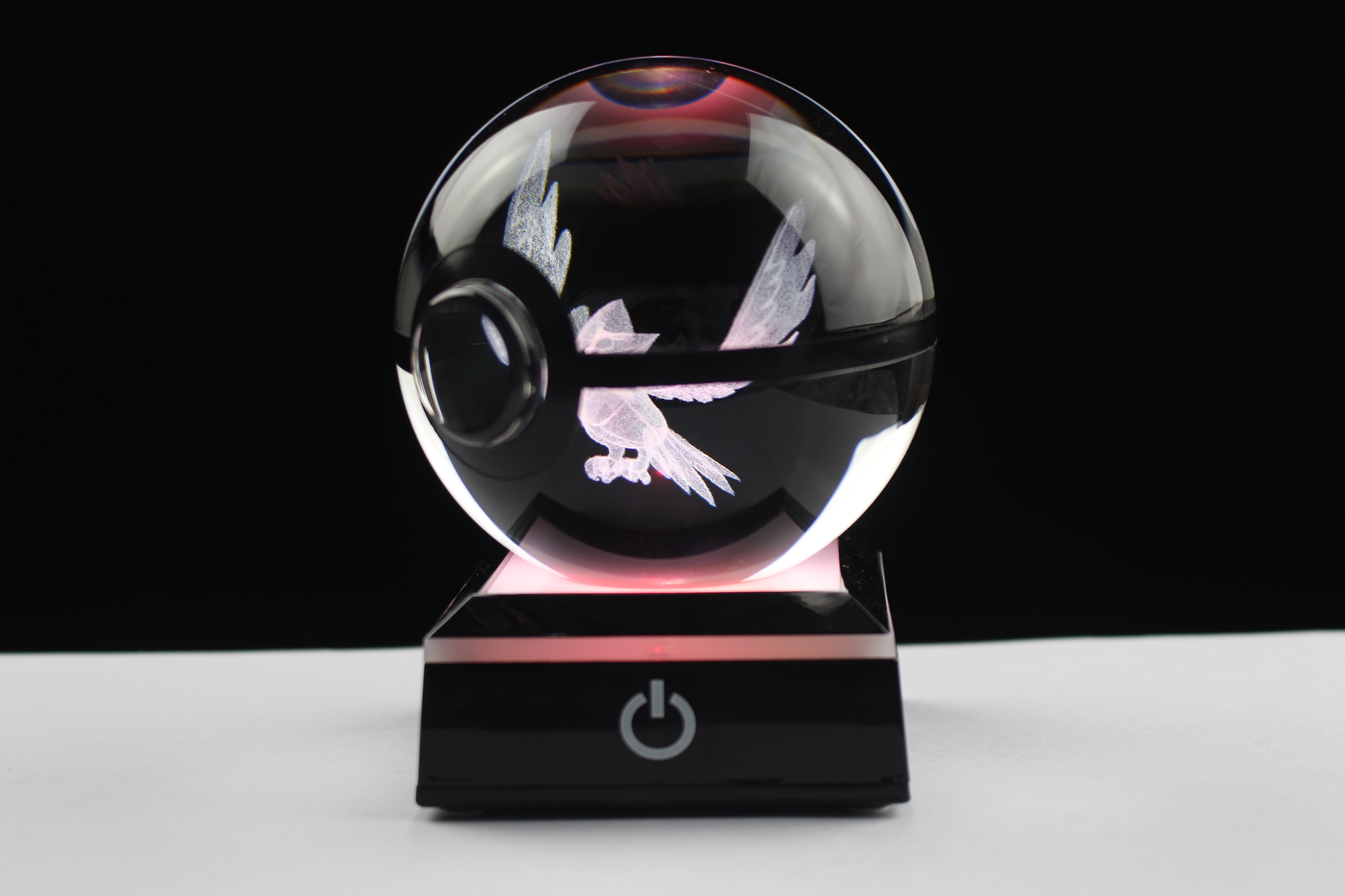 Staraptor Large Crystal Pokeball
