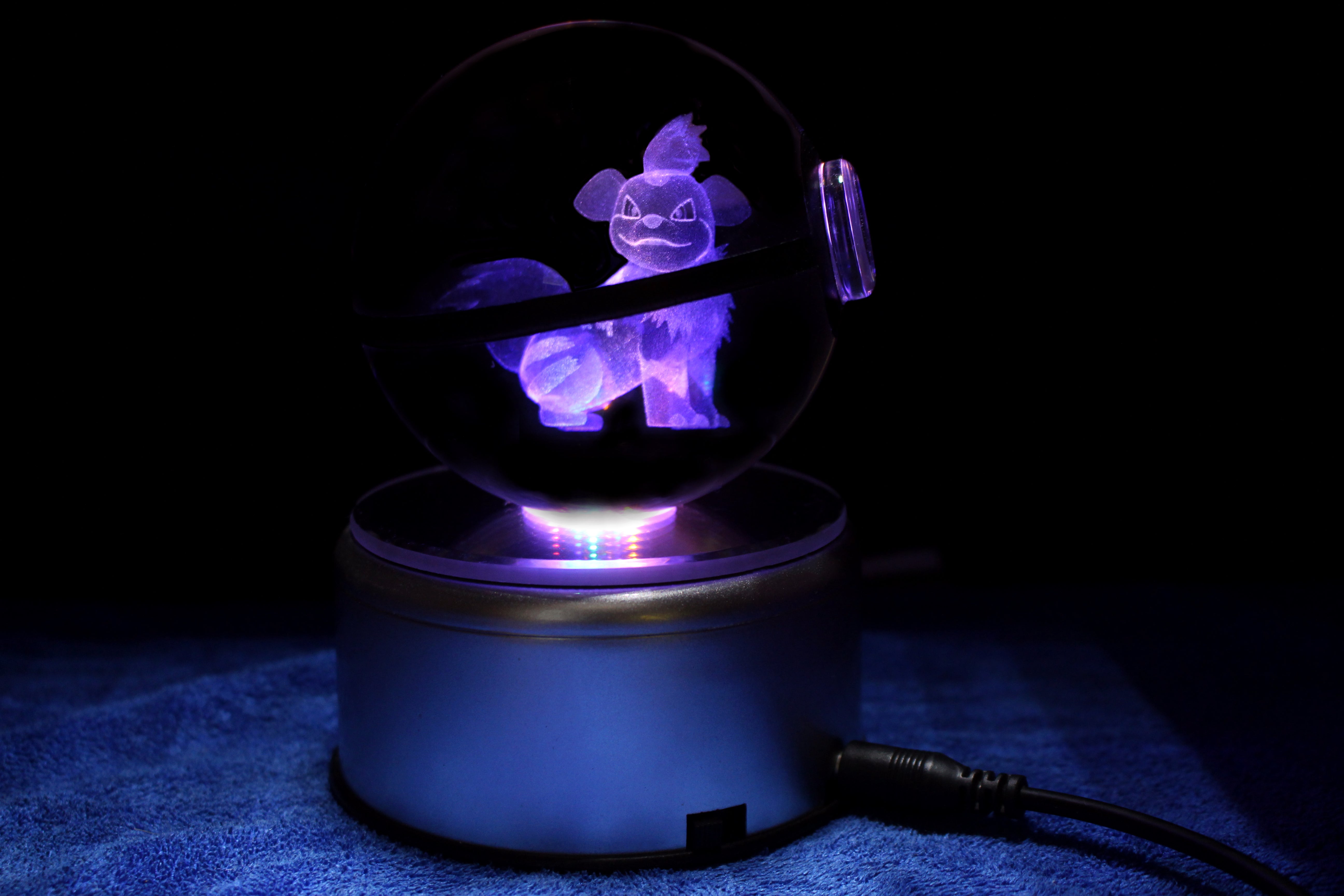 Growlithe Large Crystal Pokeball