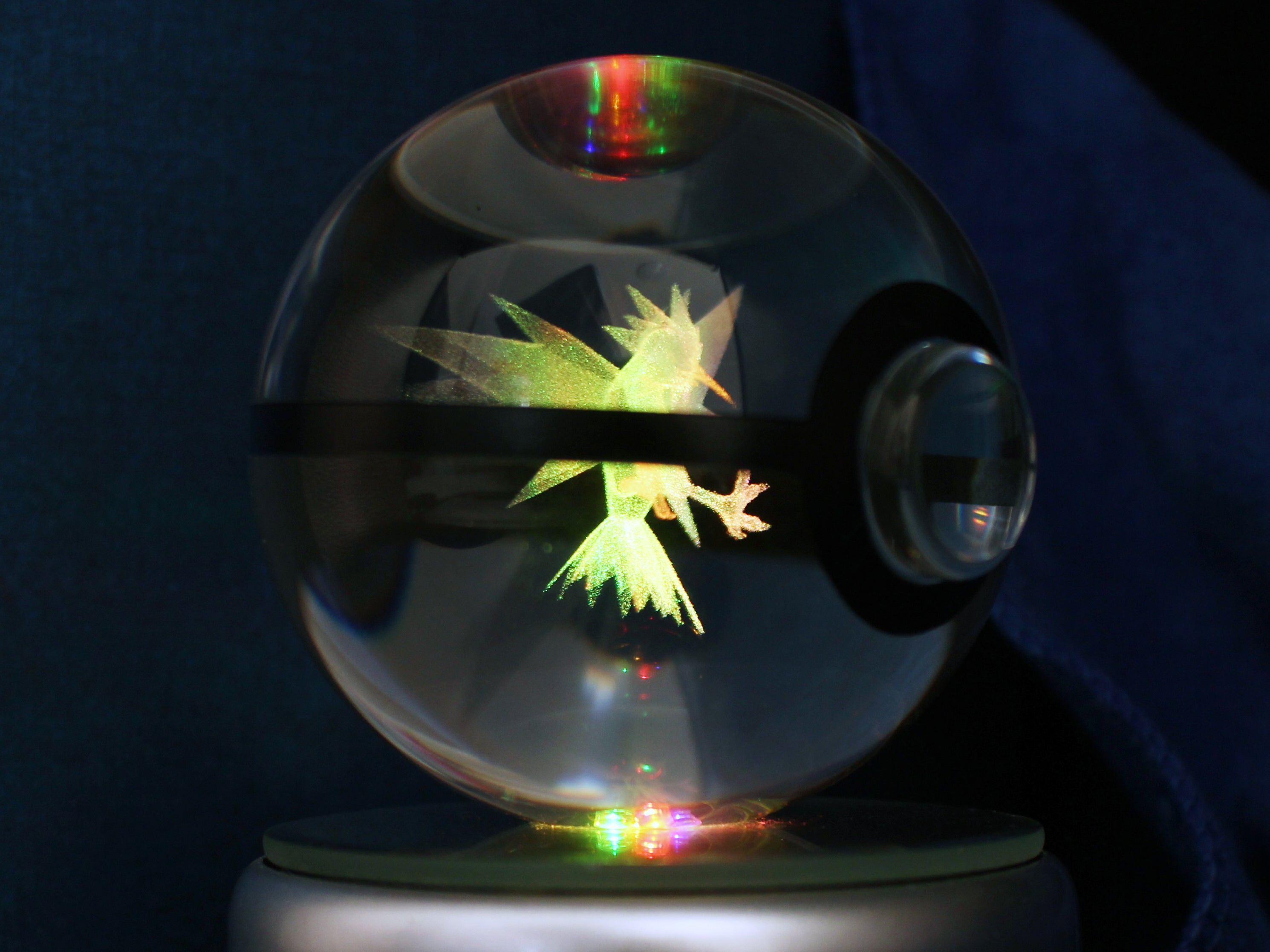 Zapdos Large Crystal Pokeball