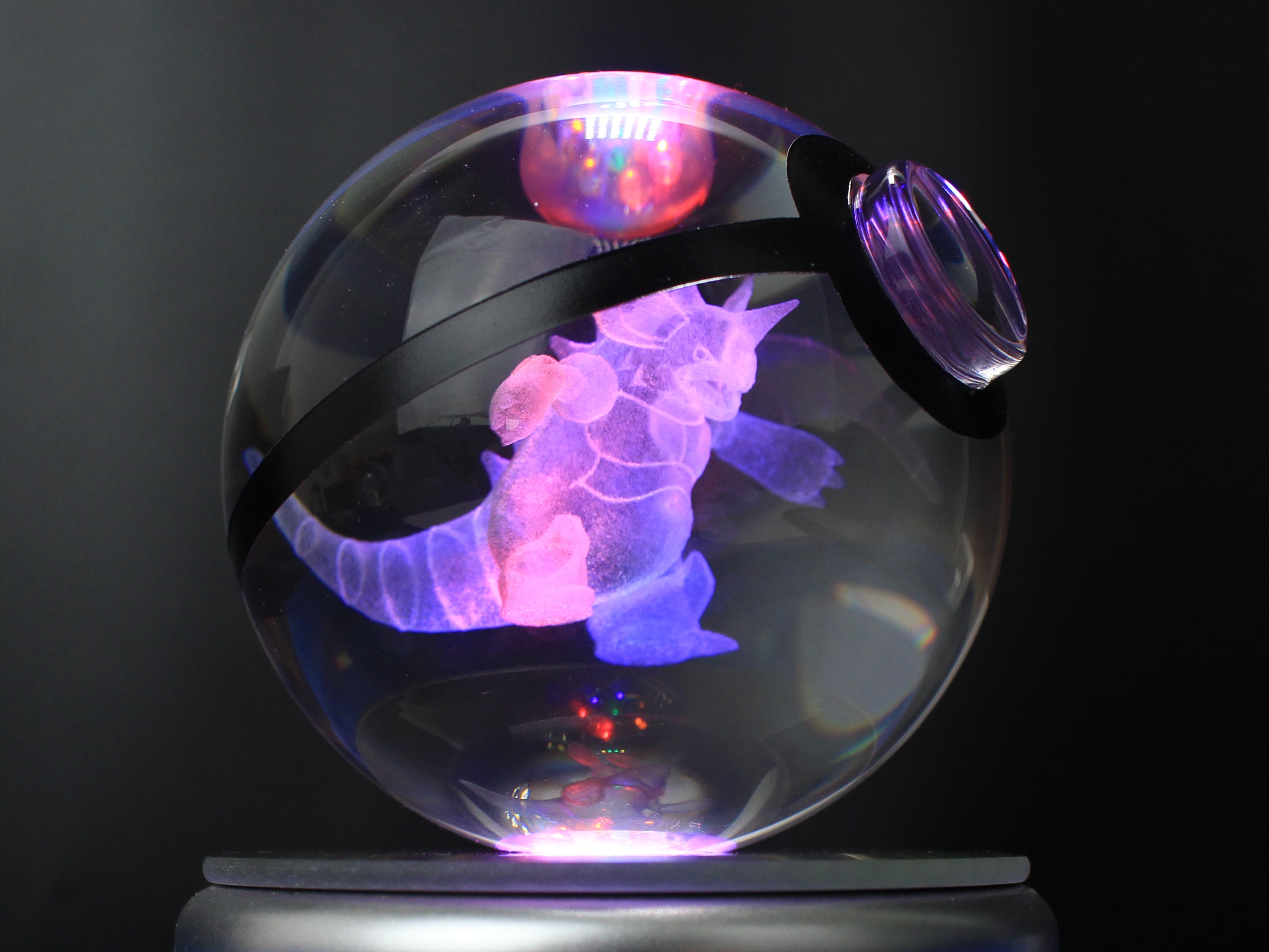 Nidoking Large Crystal Pokeball