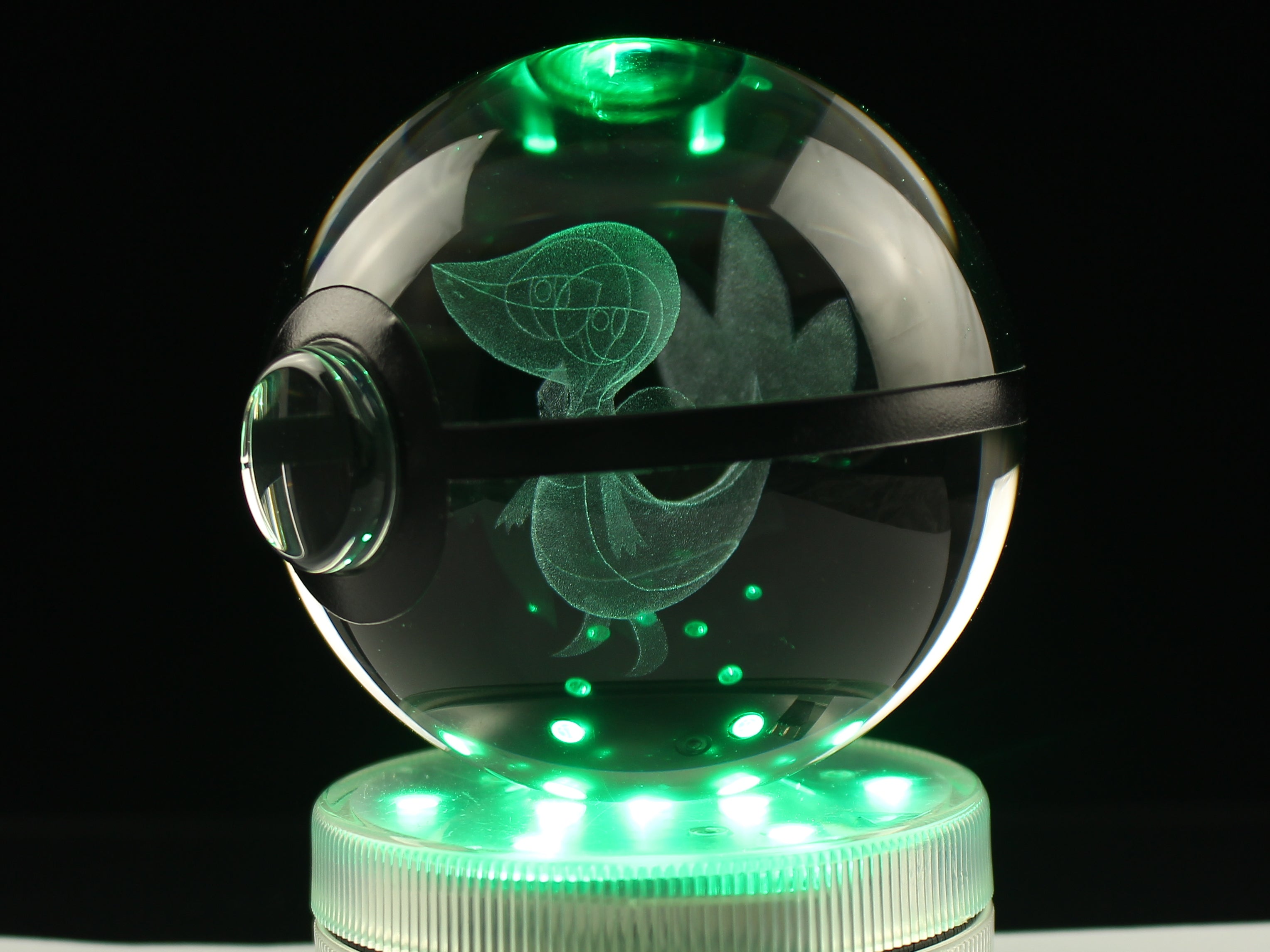 Snivy Large Crystal Pokeball