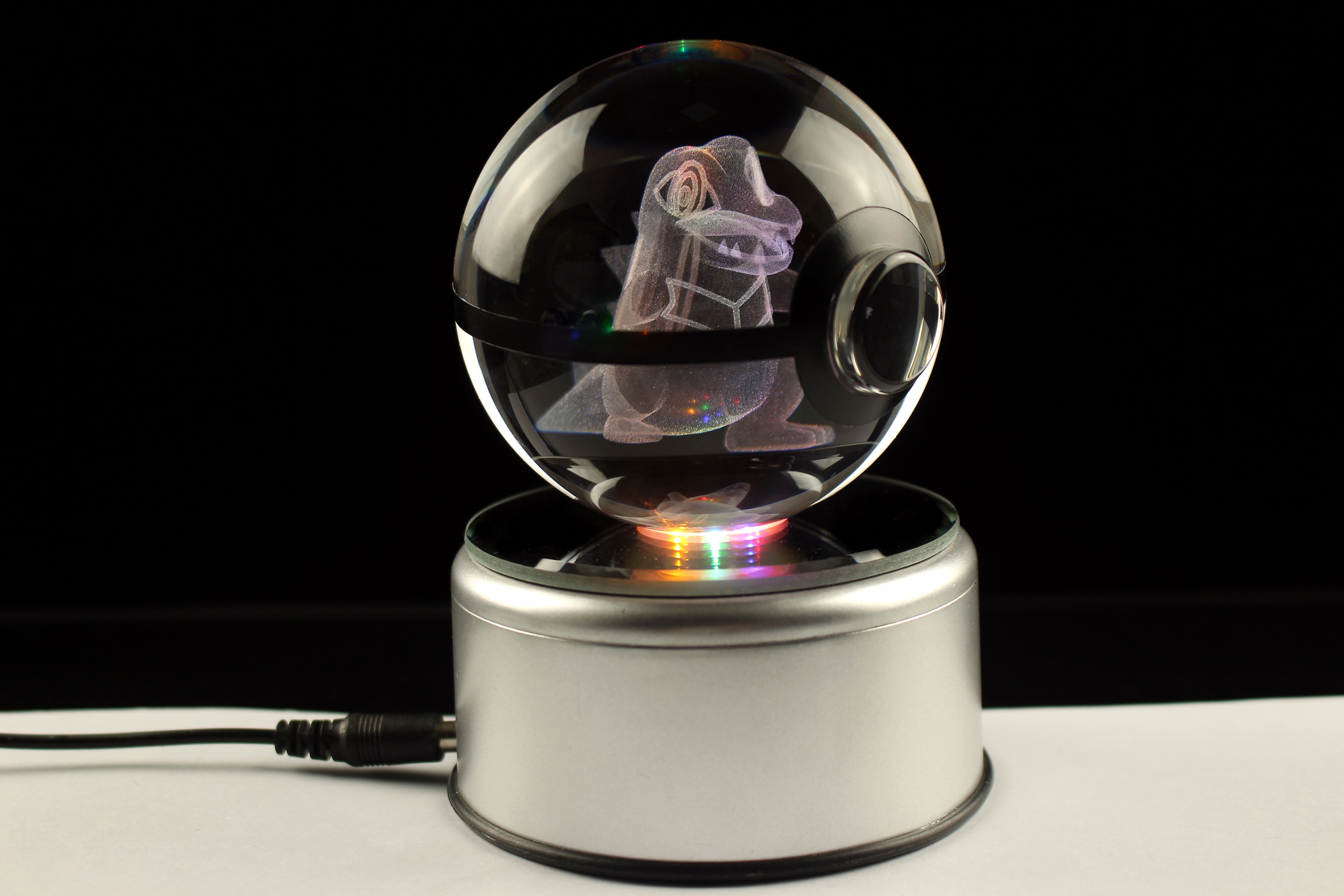 Totodile Large Crystal Pokeball