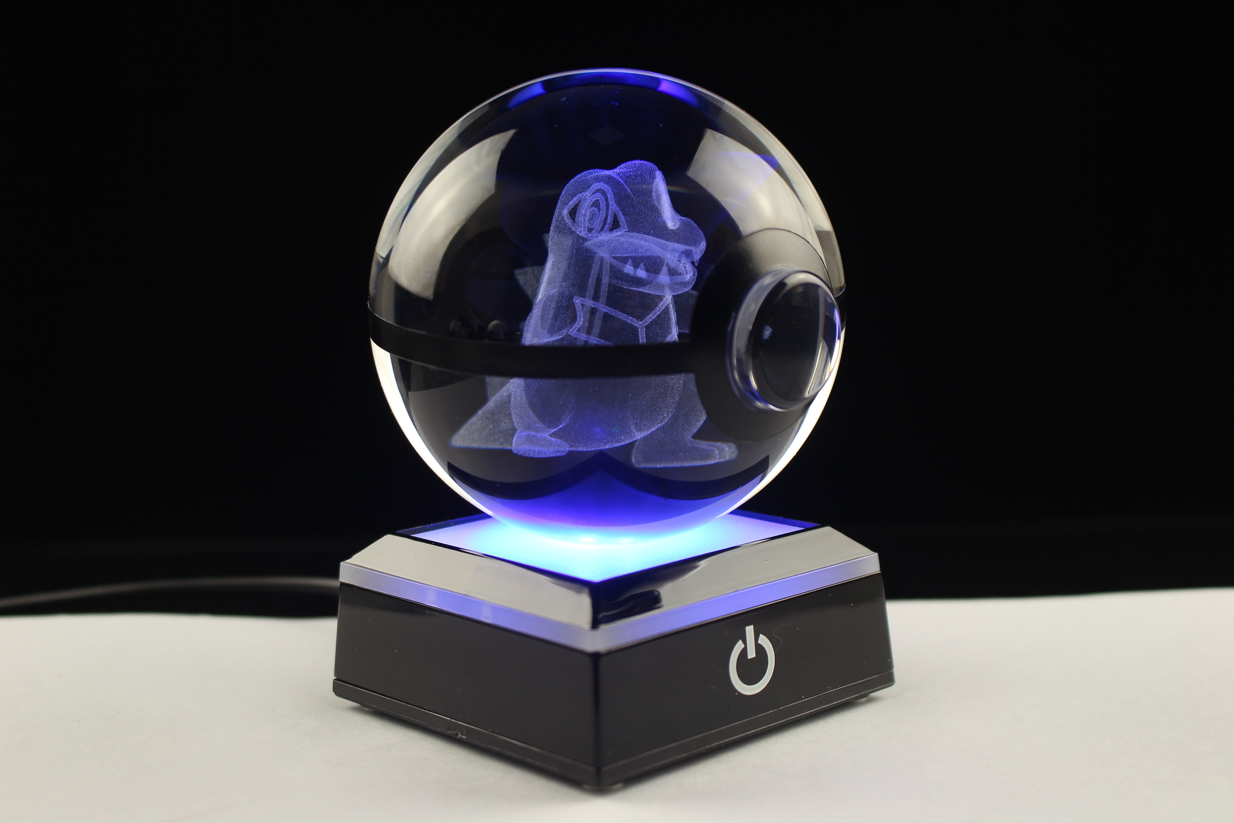 Totodile Large Crystal Pokeball