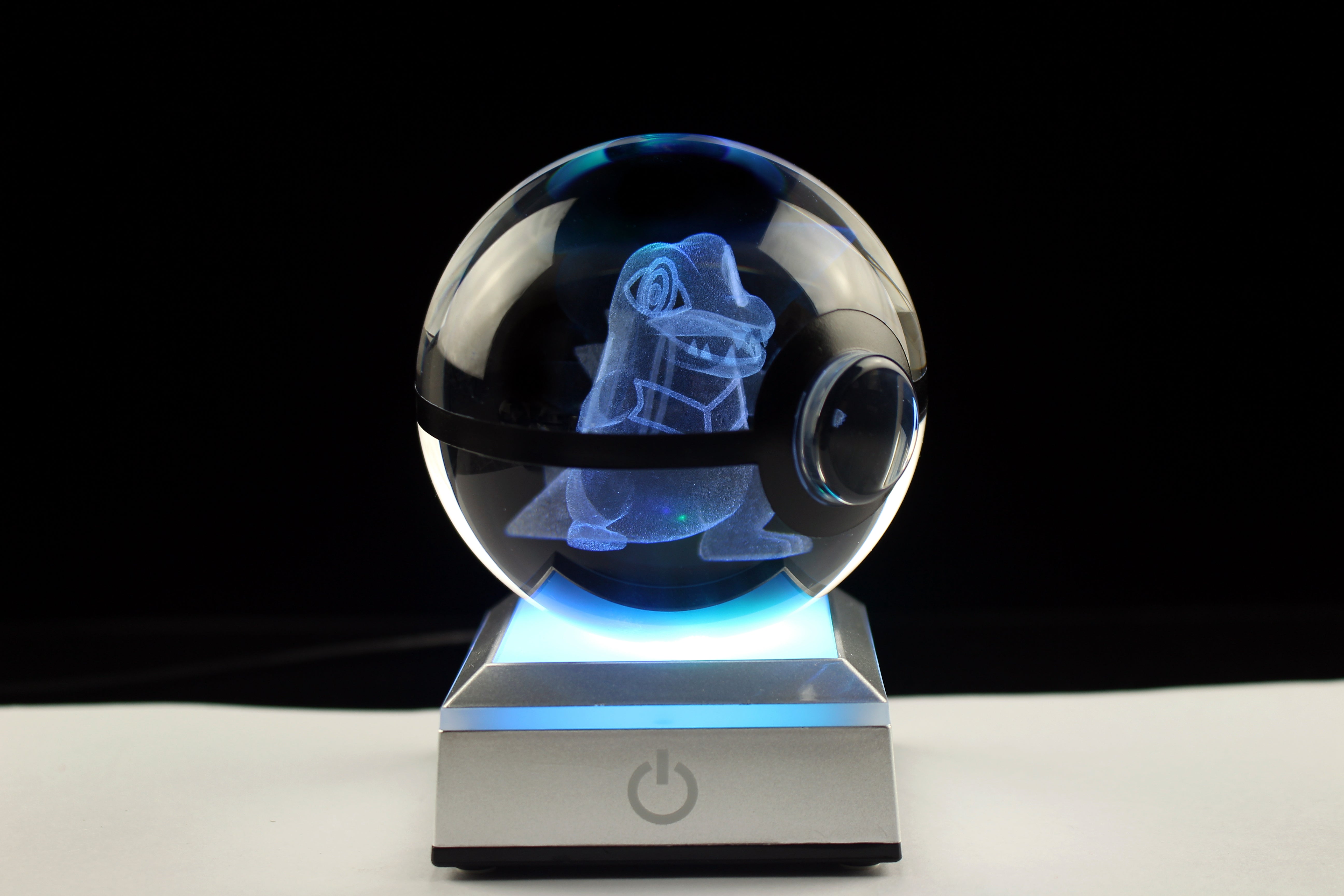 Totodile Large Crystal Pokeball