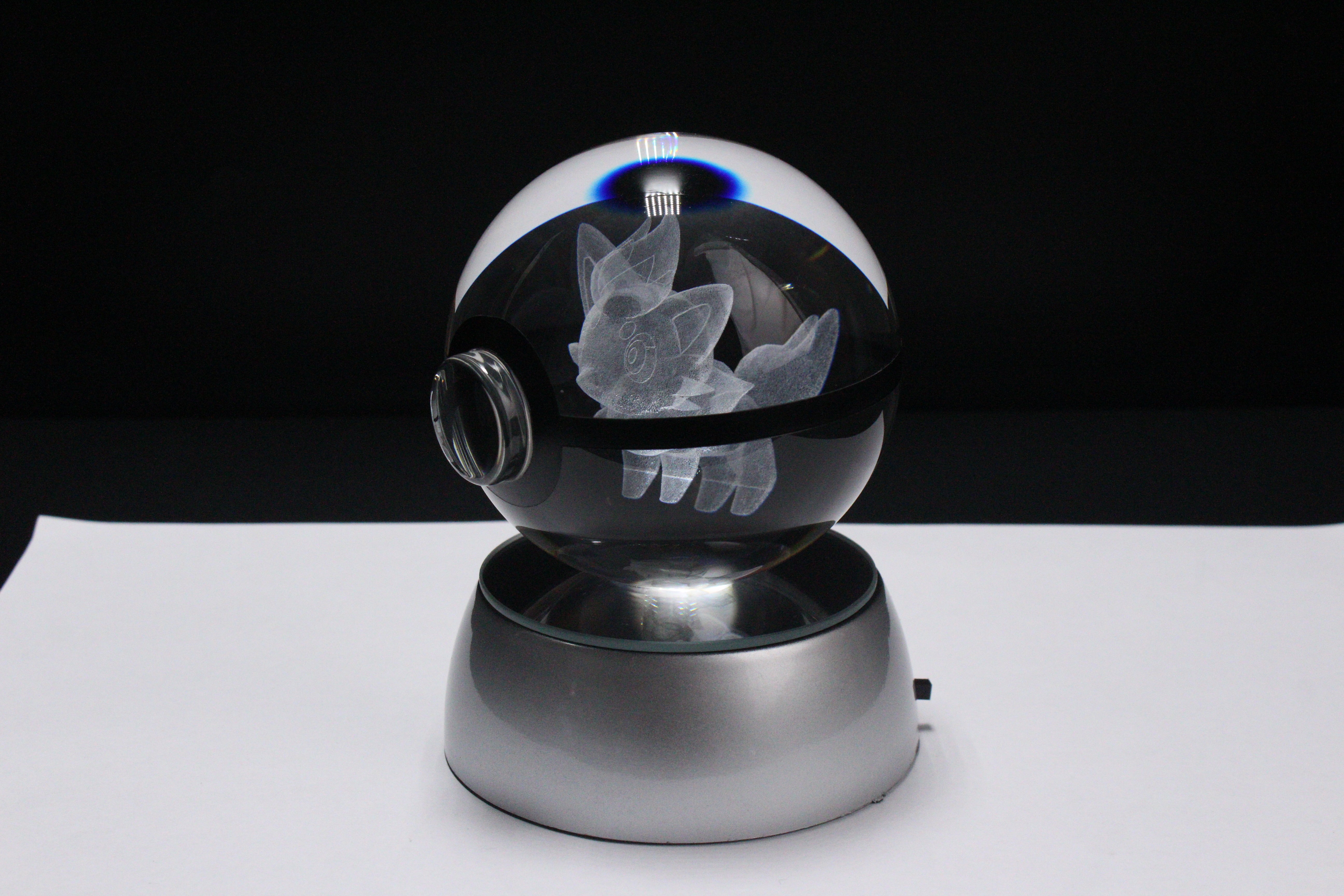Zorua Large Crystal Pokeball