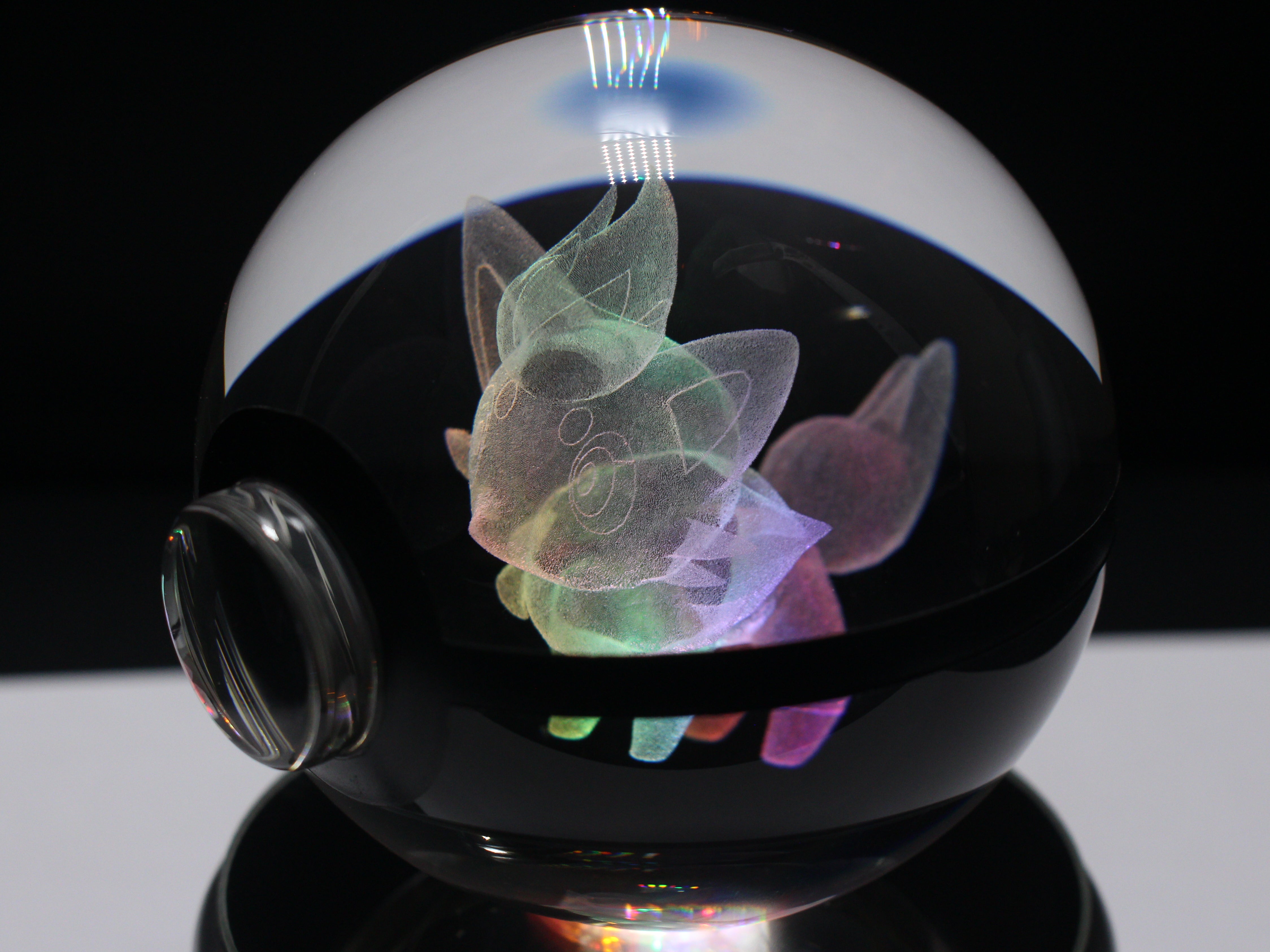 Zorua Large Crystal Pokeball