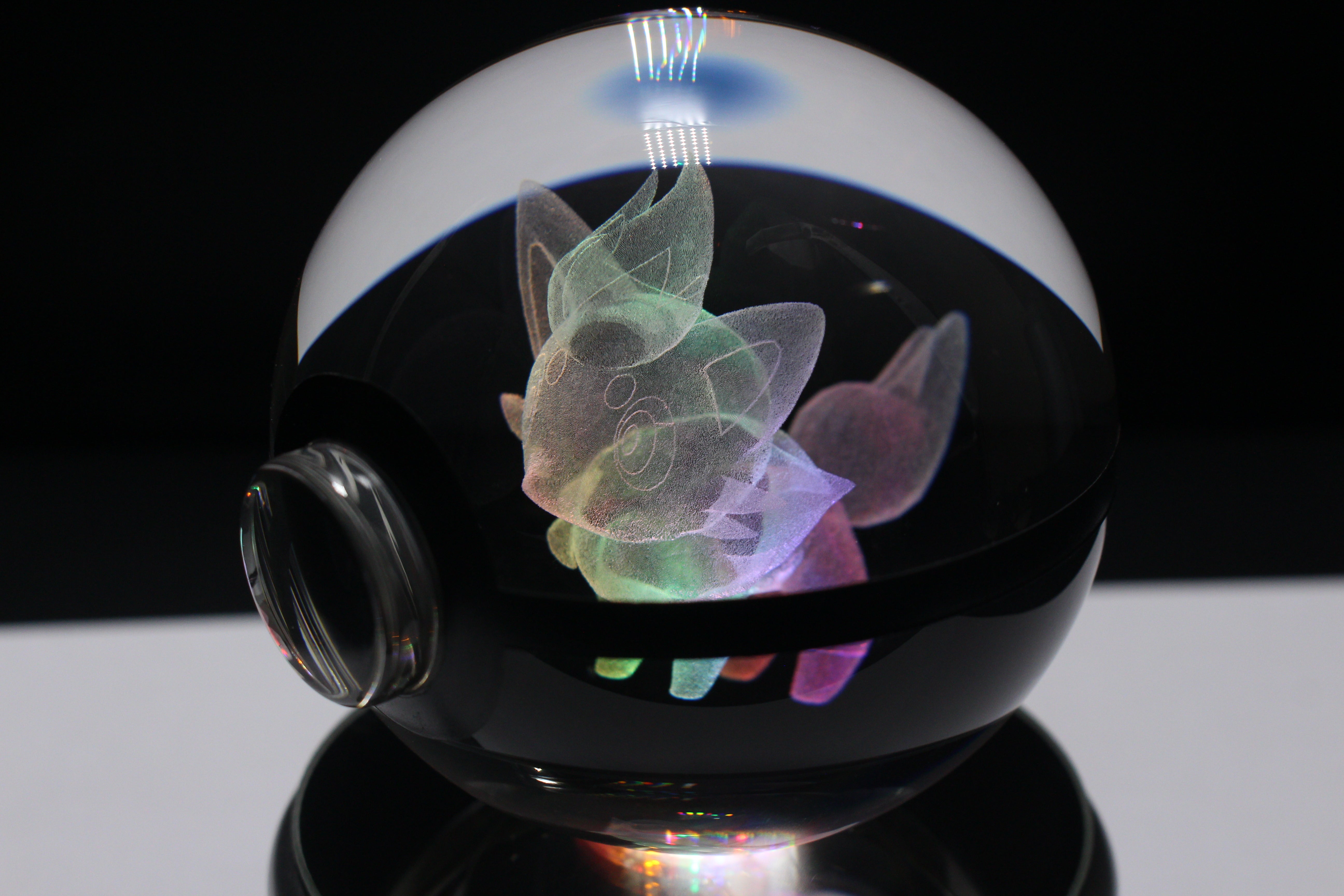 Zorua Large Crystal Pokeball