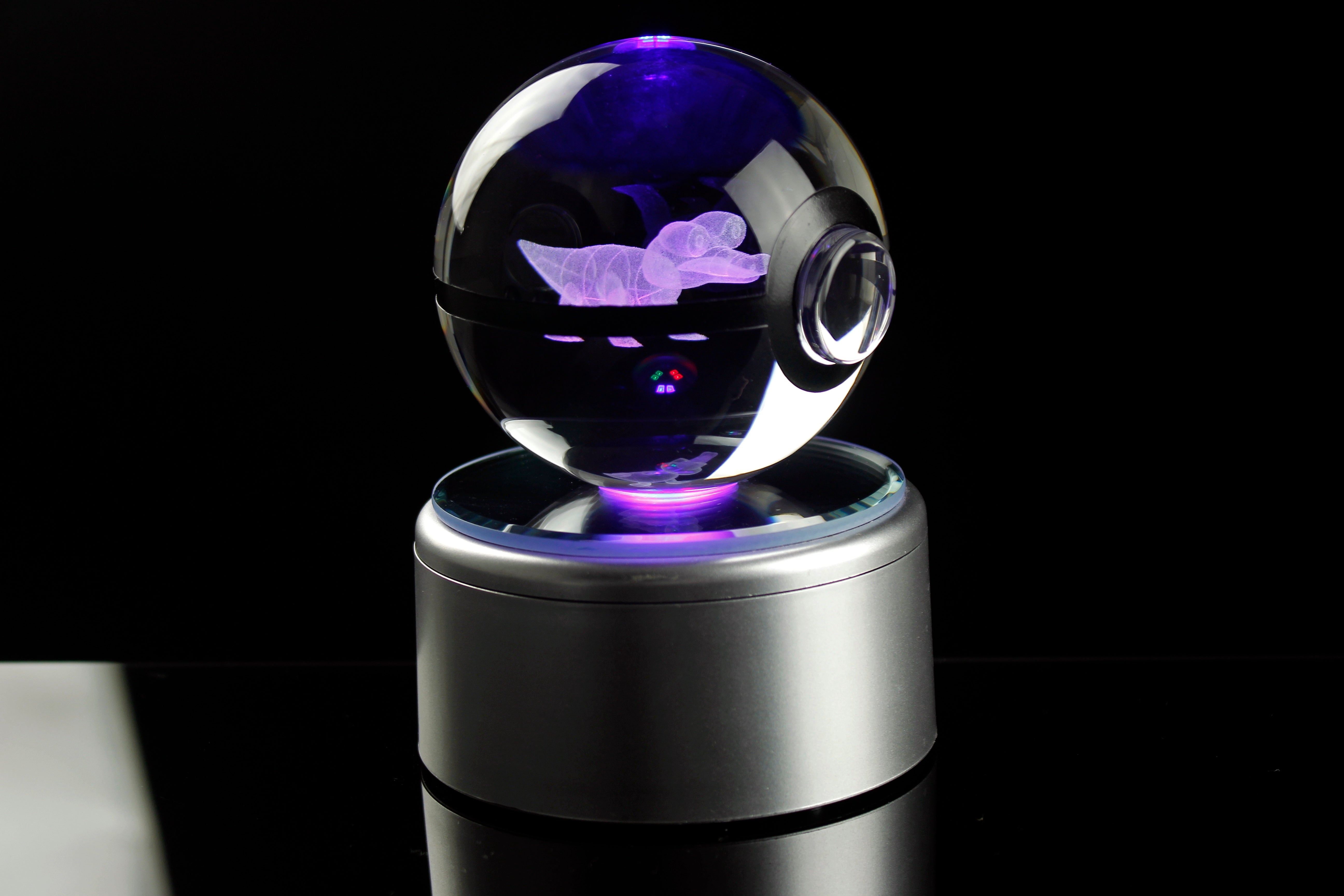 Sandile Large Crystal Pokeball
