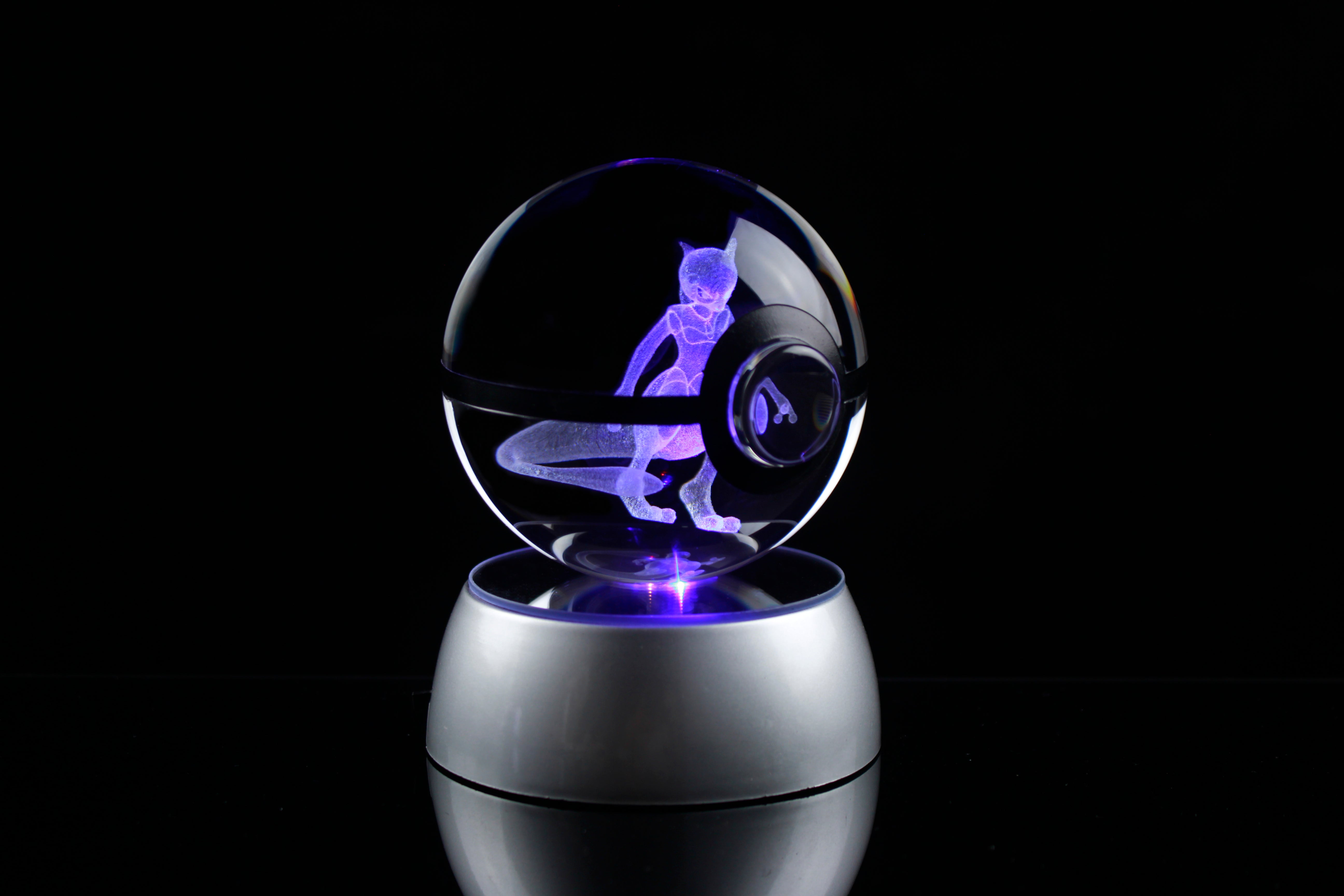 Mewtwo Large Crystal Pokeball