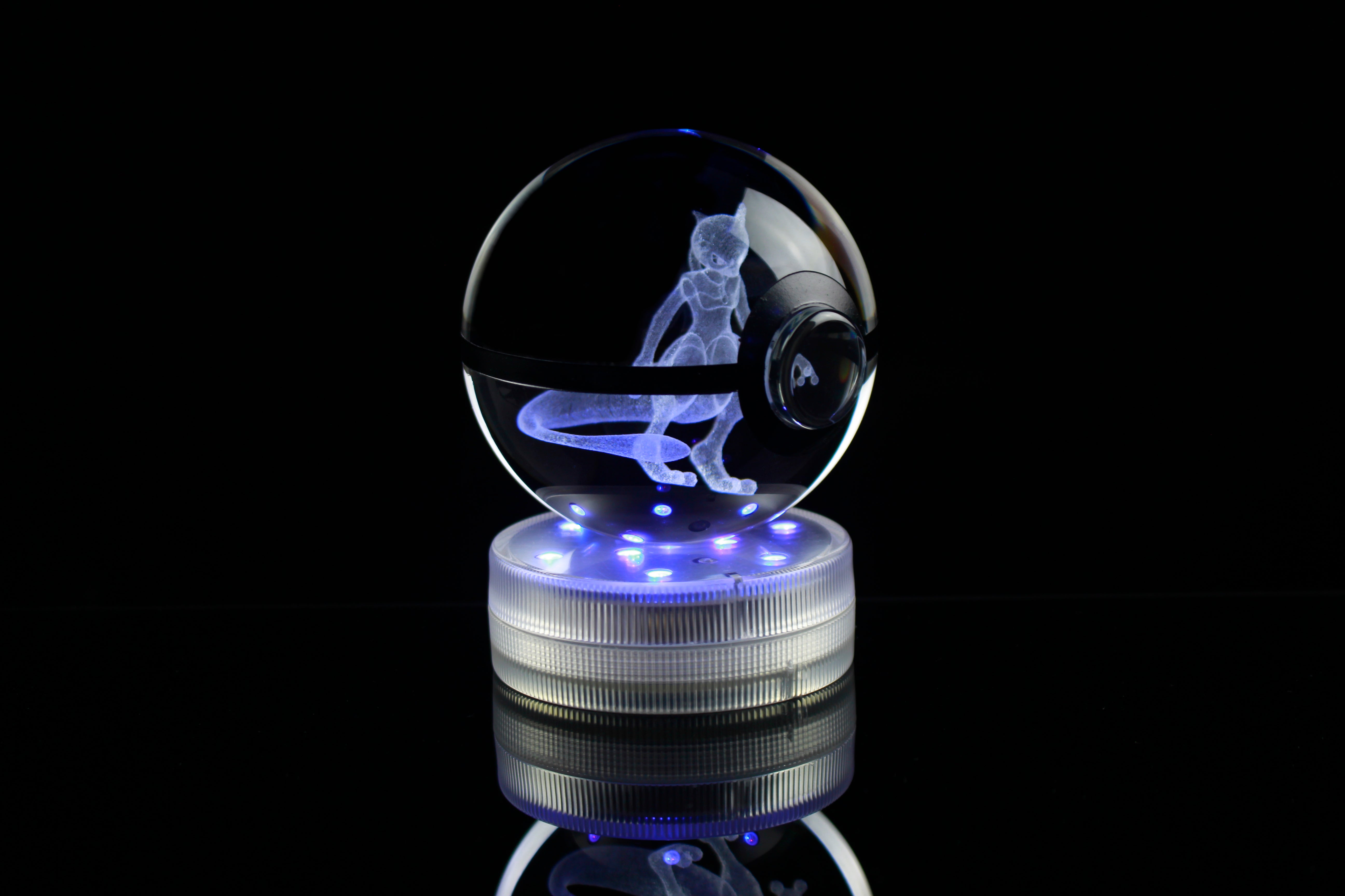 Mewtwo Large Crystal Pokeball