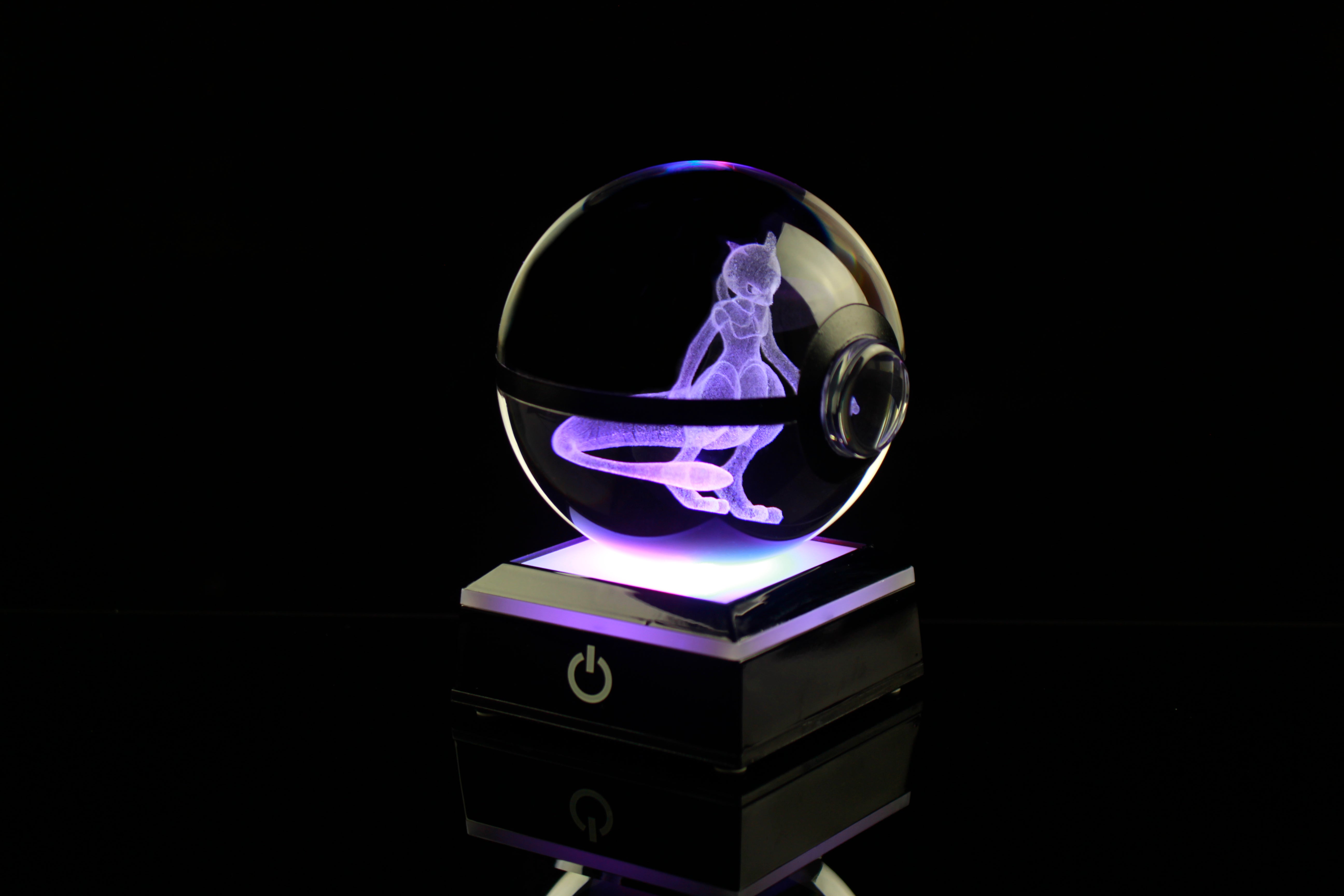 Mewtwo Large Crystal Pokeball