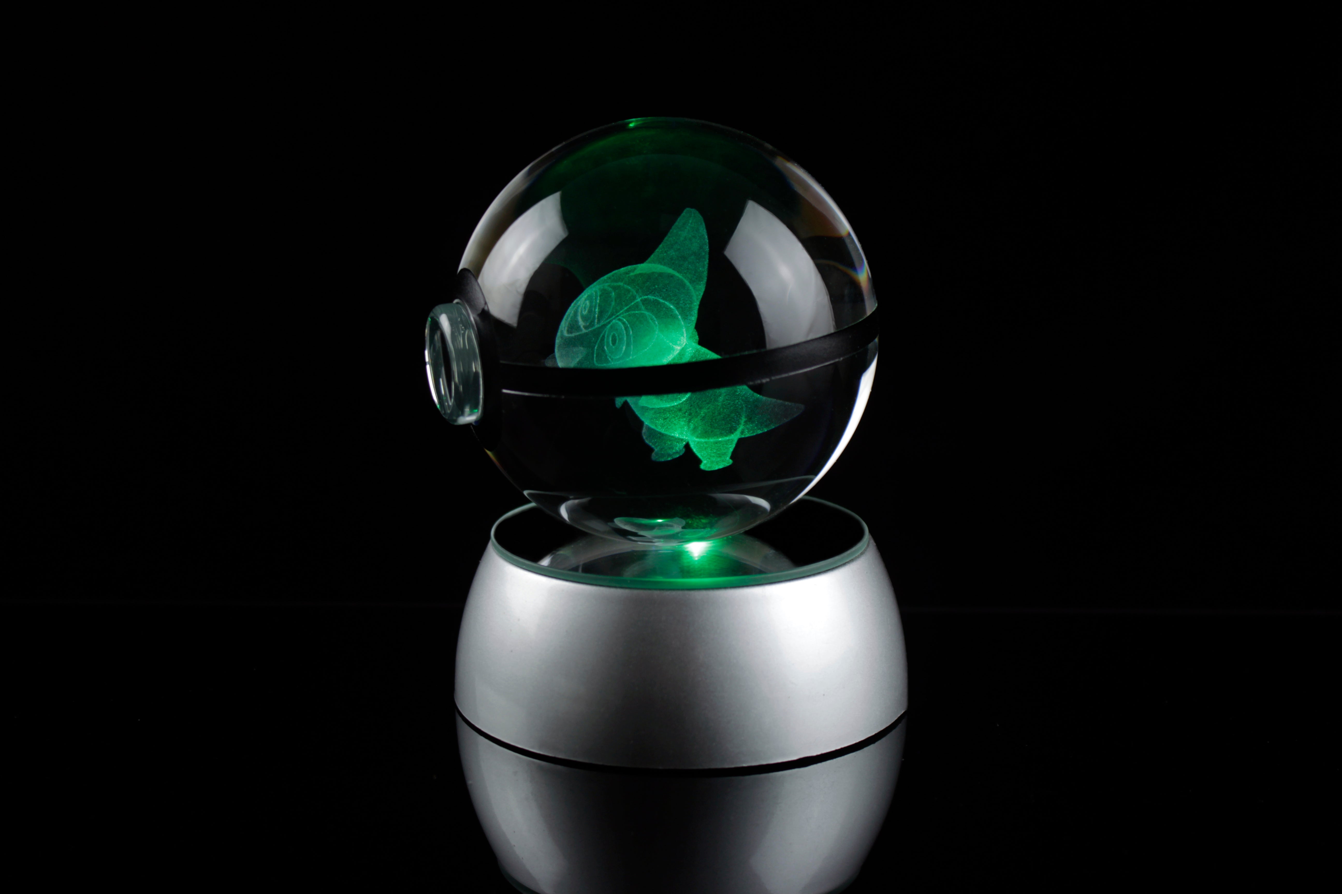 Axew Large Crystal Pokeball