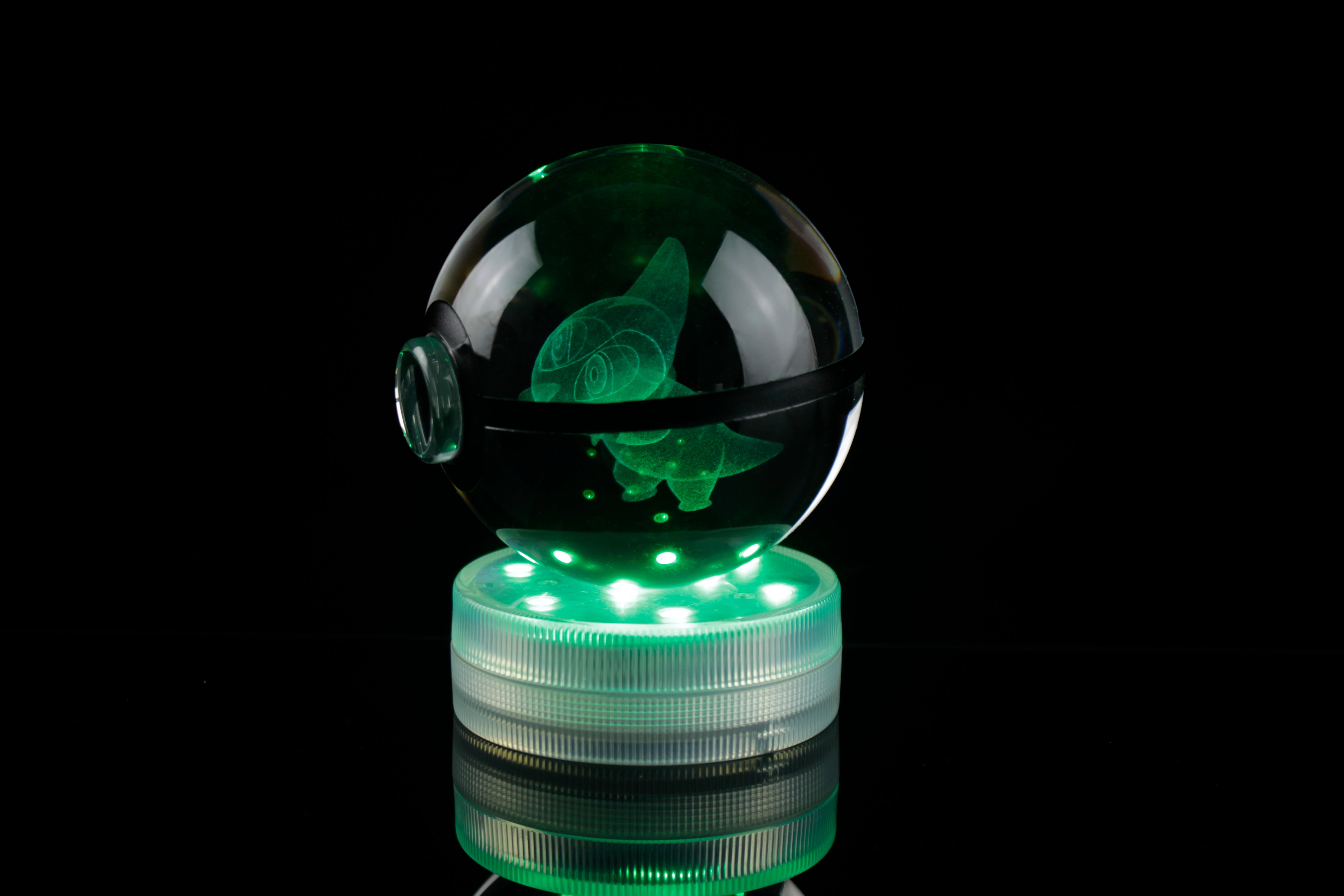 Axew Large Crystal Pokeball