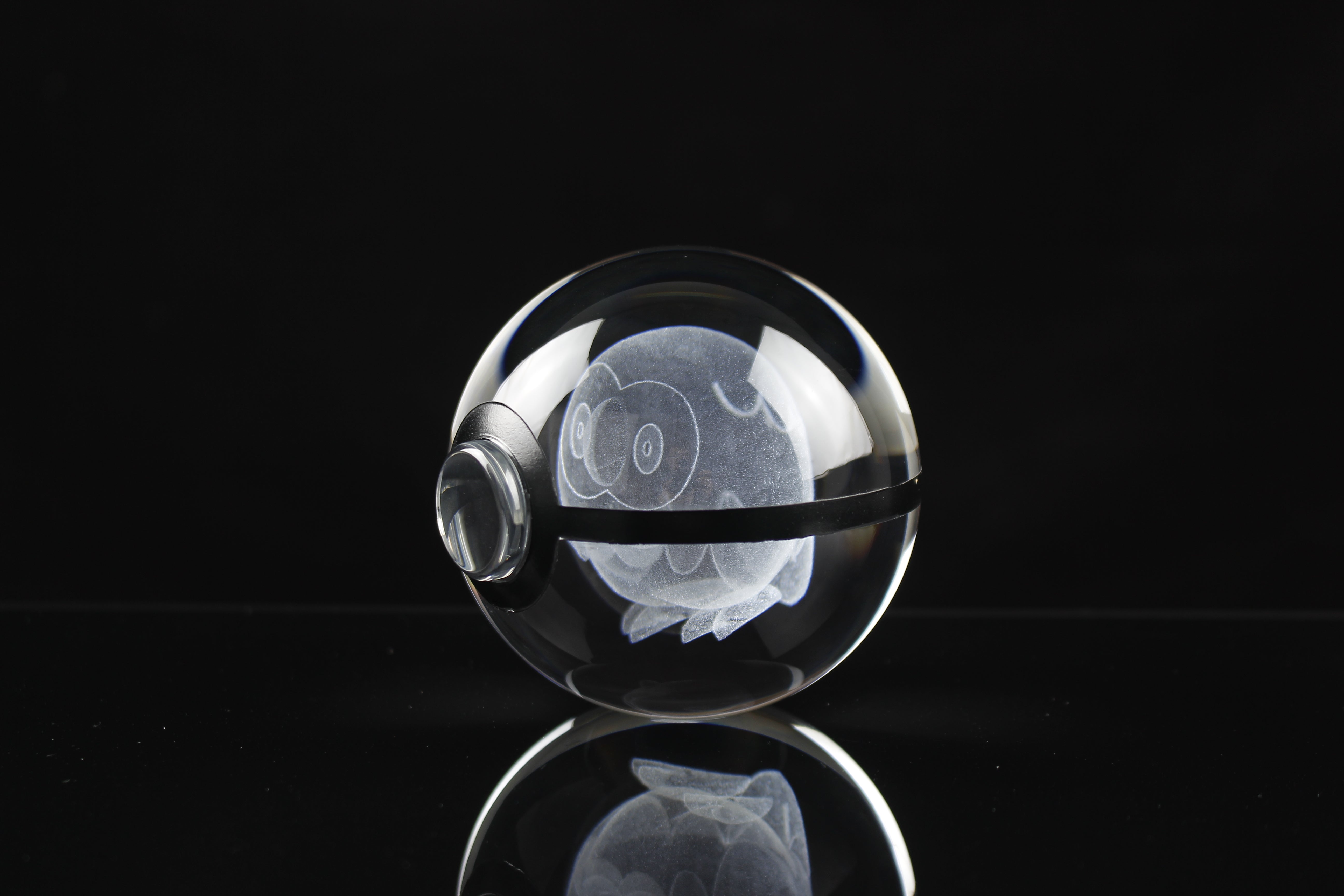 Rowlet Large Crystal Pokeball