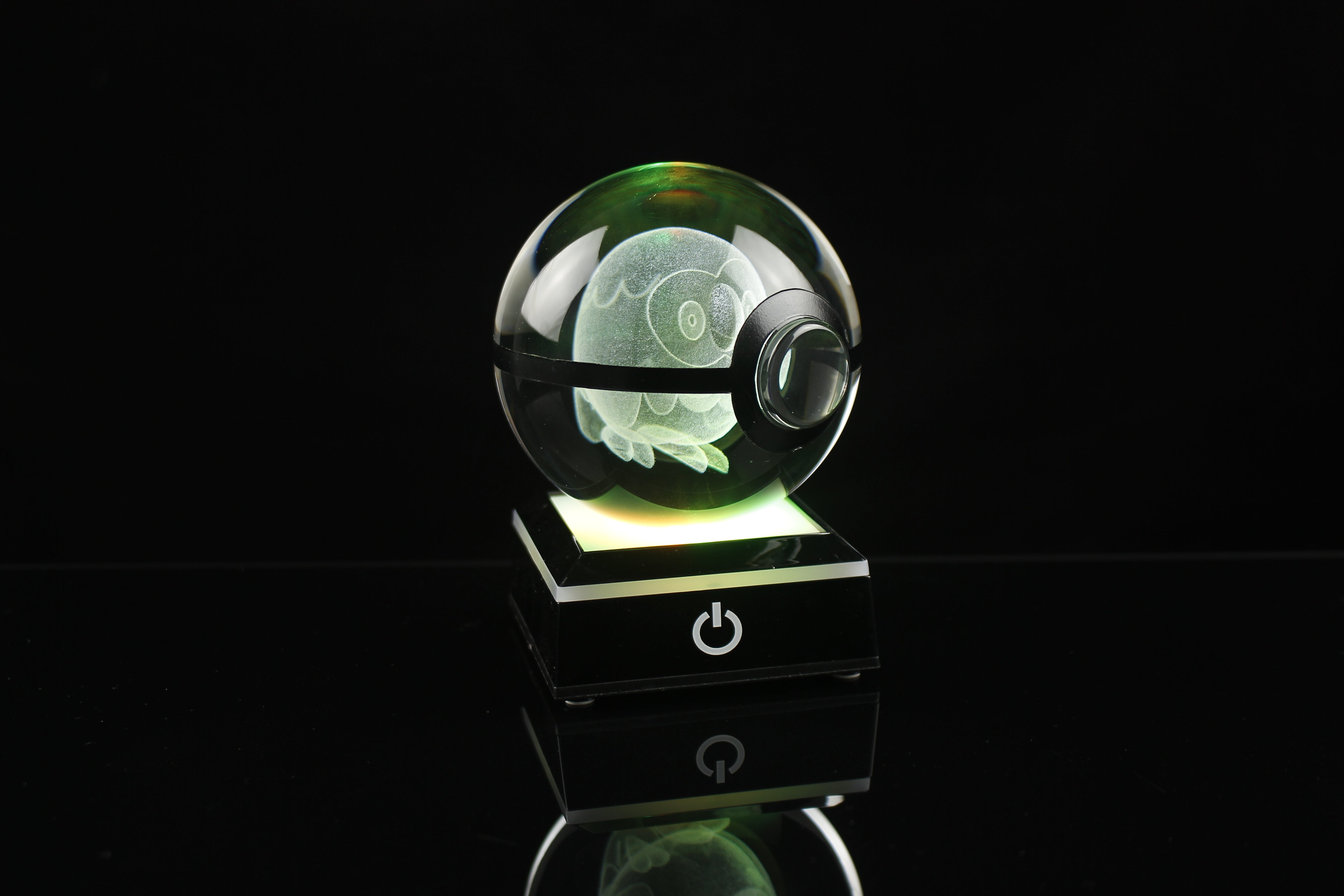 Rowlet Large Crystal Pokeball