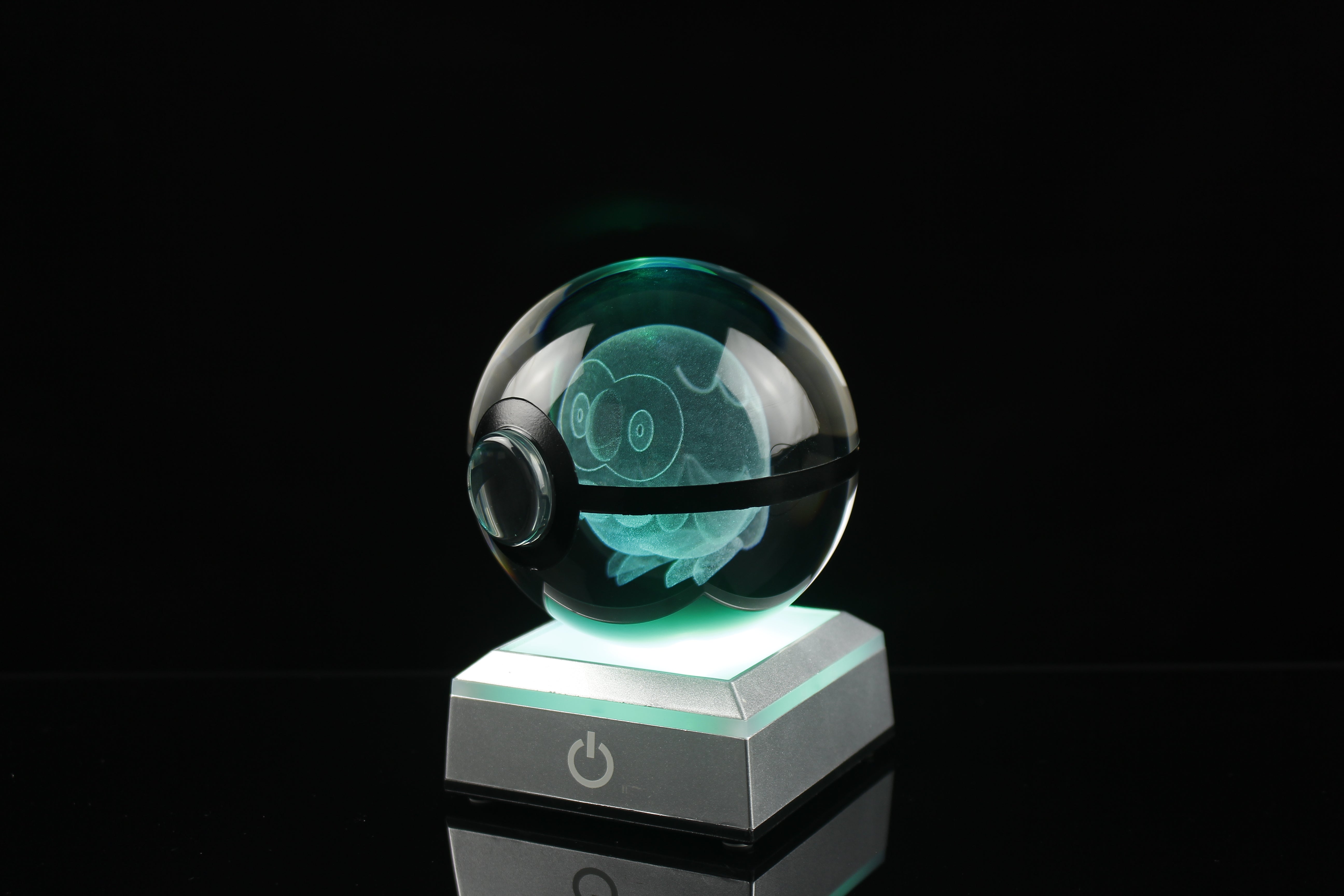 Rowlet Large Crystal Pokeball