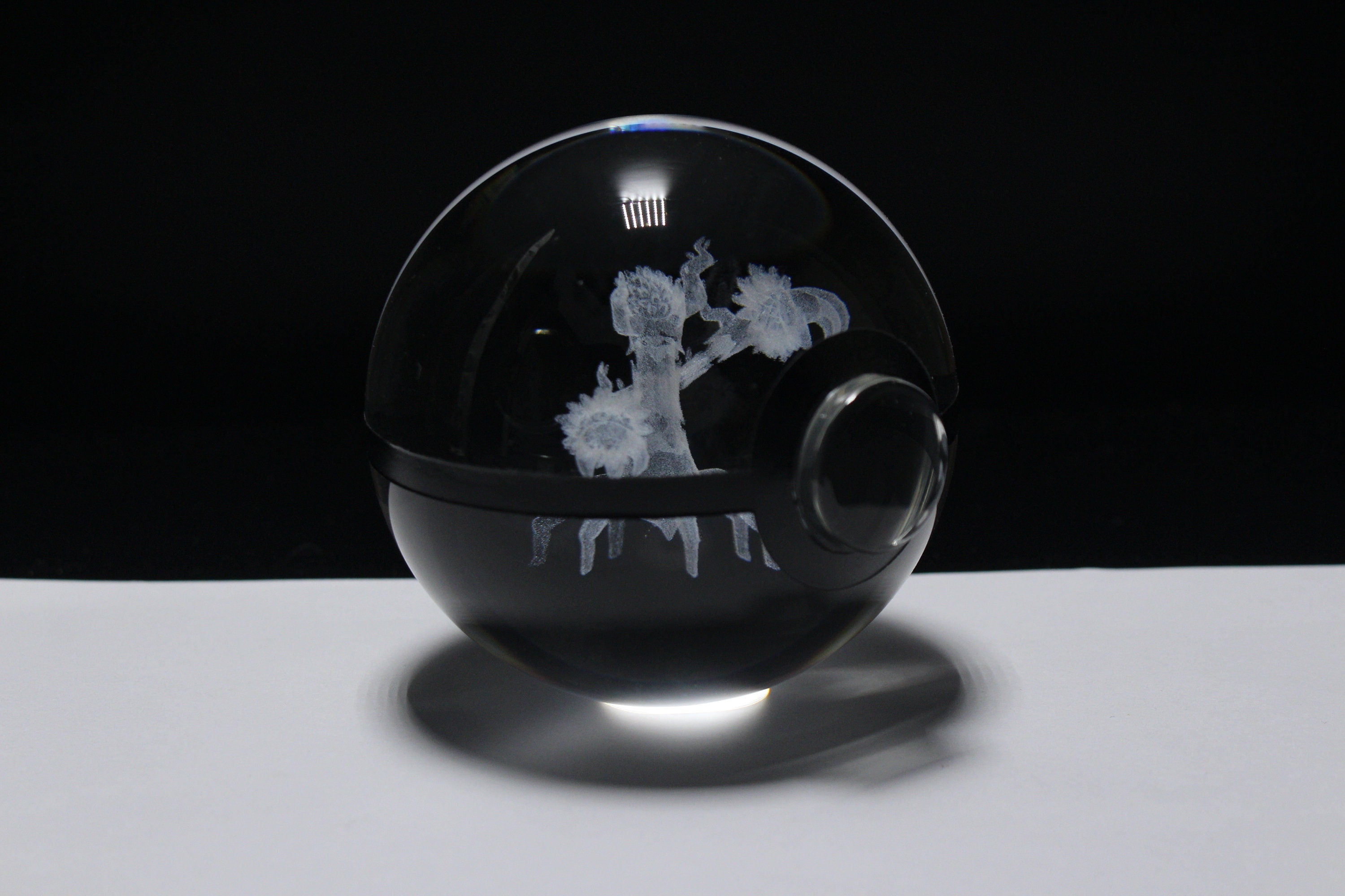 Trevenant Large Crystal Pokeball