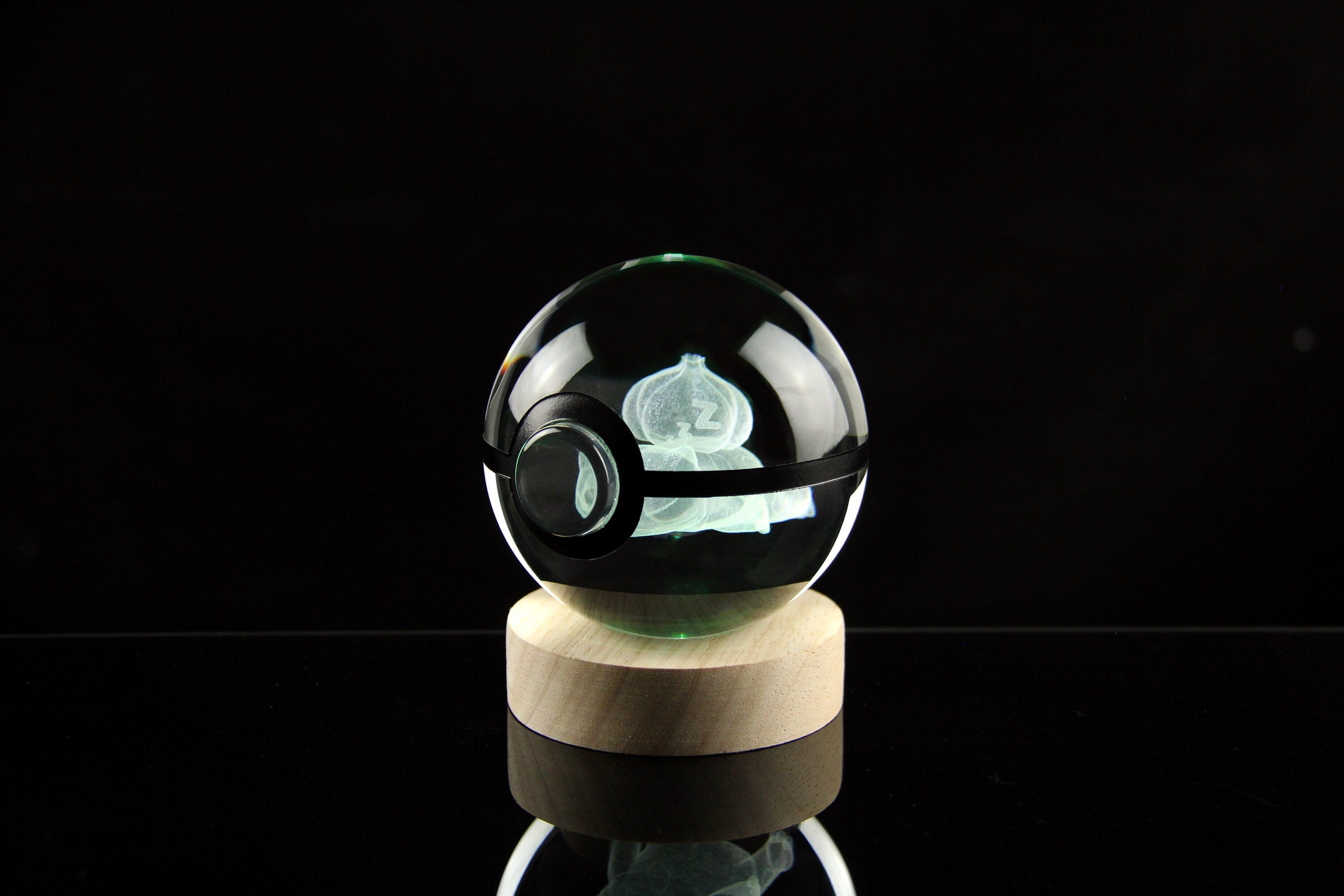 Sleeping Bulbasaur Large Crystal Pokeball