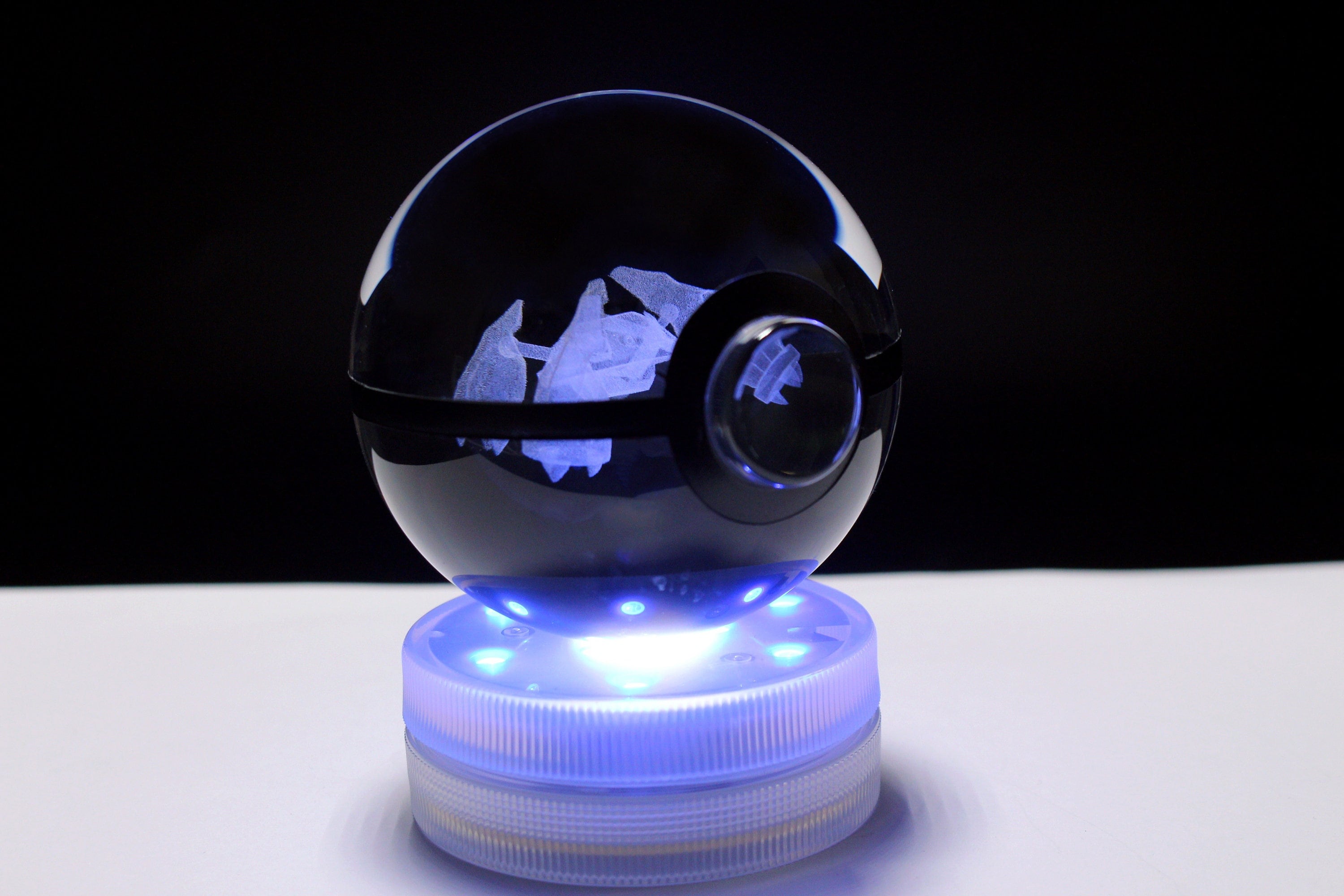Metagross Large Crystal Pokeball