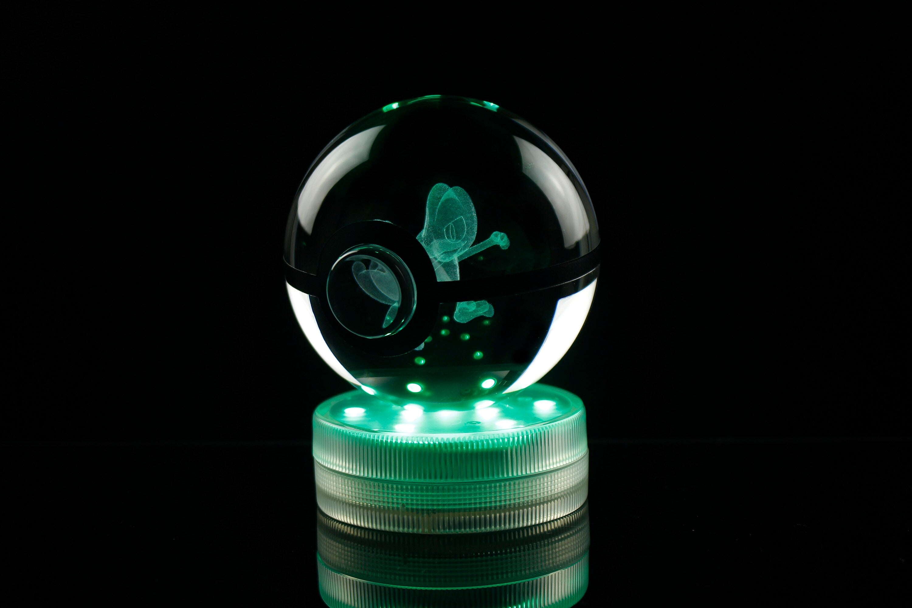 Treecko Large Crystal Pokeball