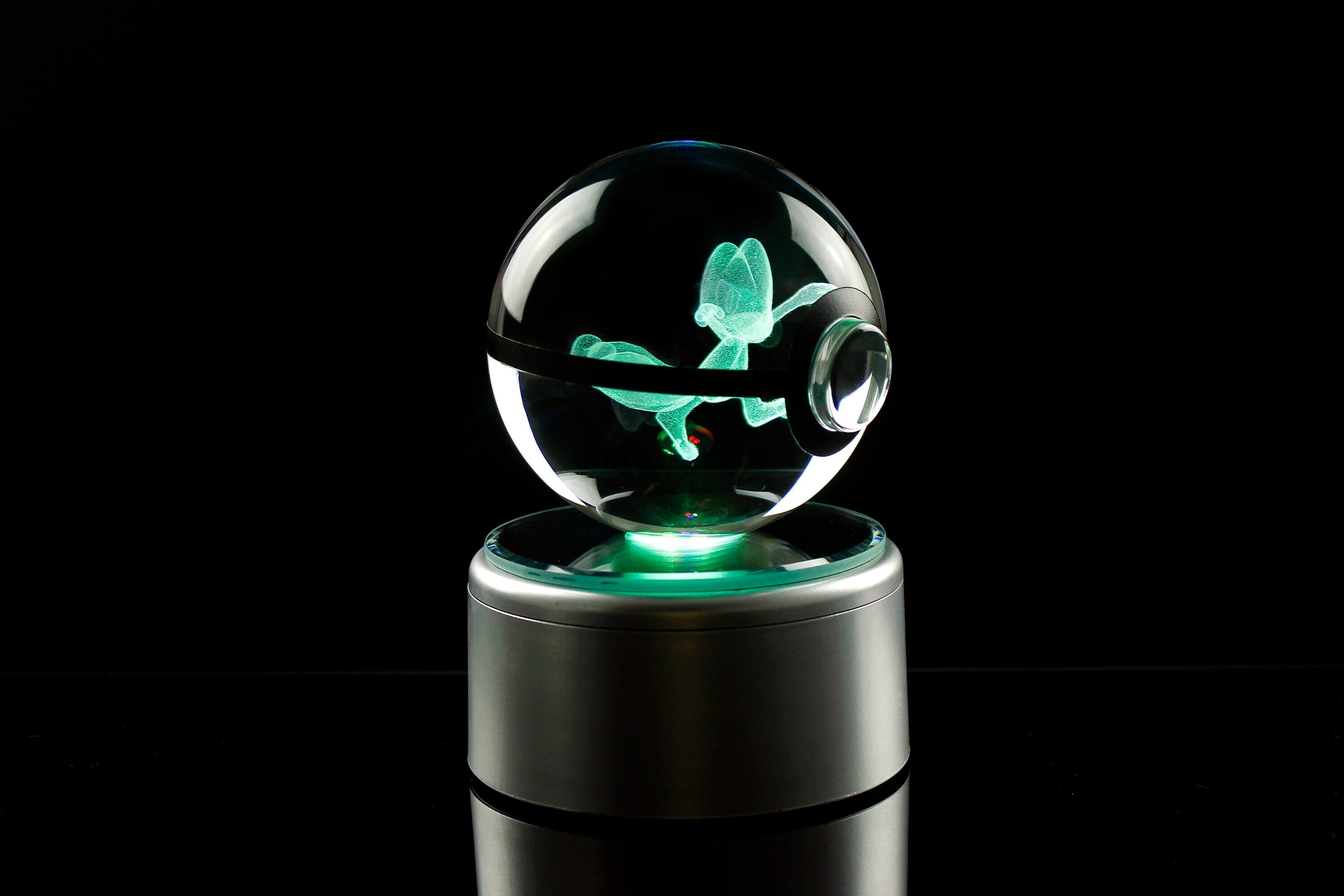 Treecko Large Crystal Pokeball