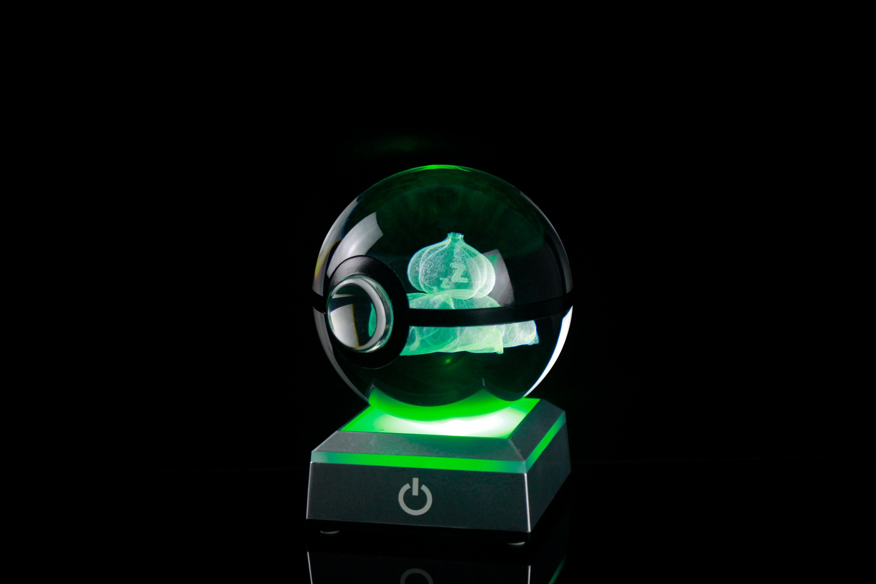 Sleeping Bulbasaur Large Crystal Pokeball