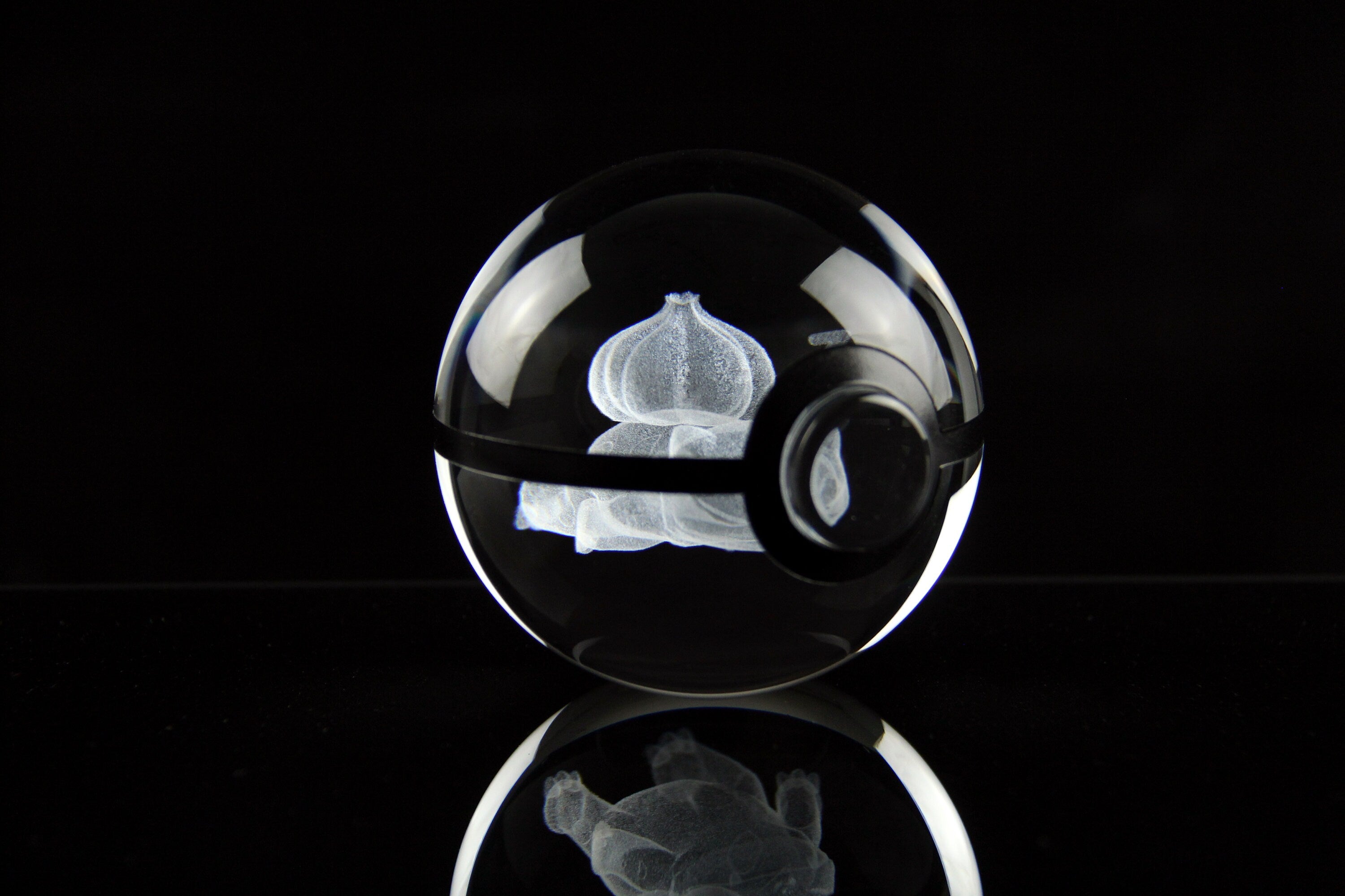 Sleeping Bulbasaur Large Crystal Pokeball