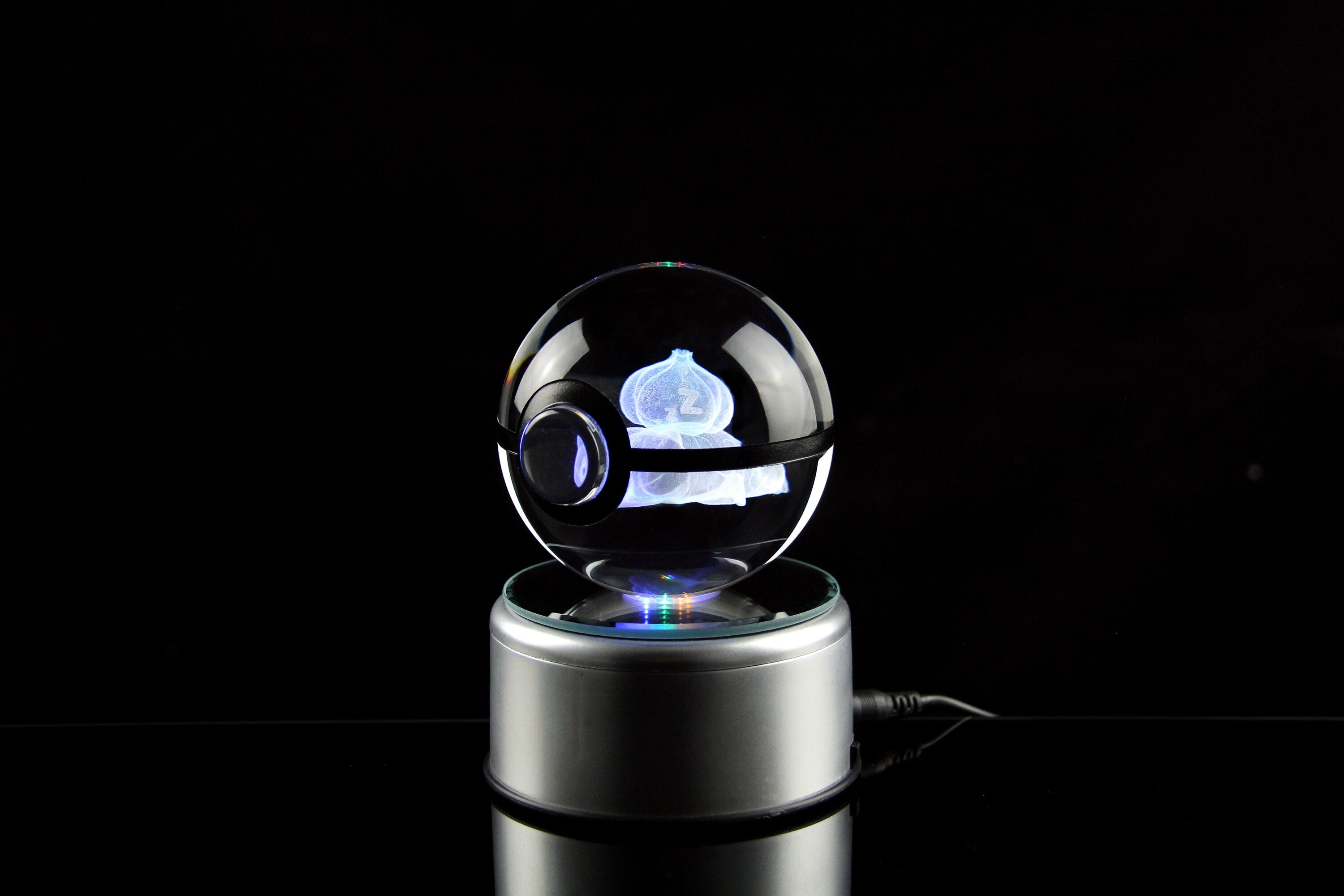 Sleeping Bulbasaur Large Crystal Pokeball