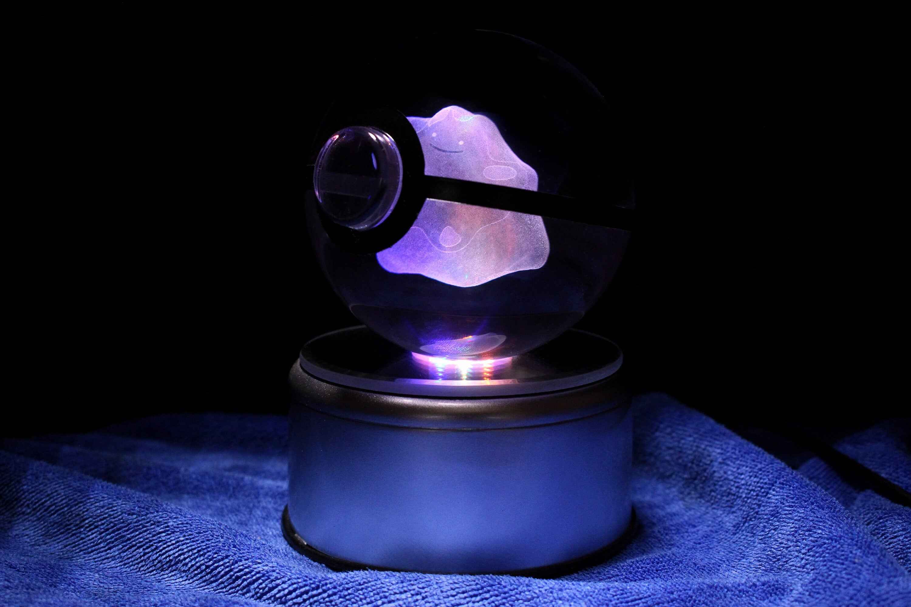 Ditto Large Crystal Pokeball