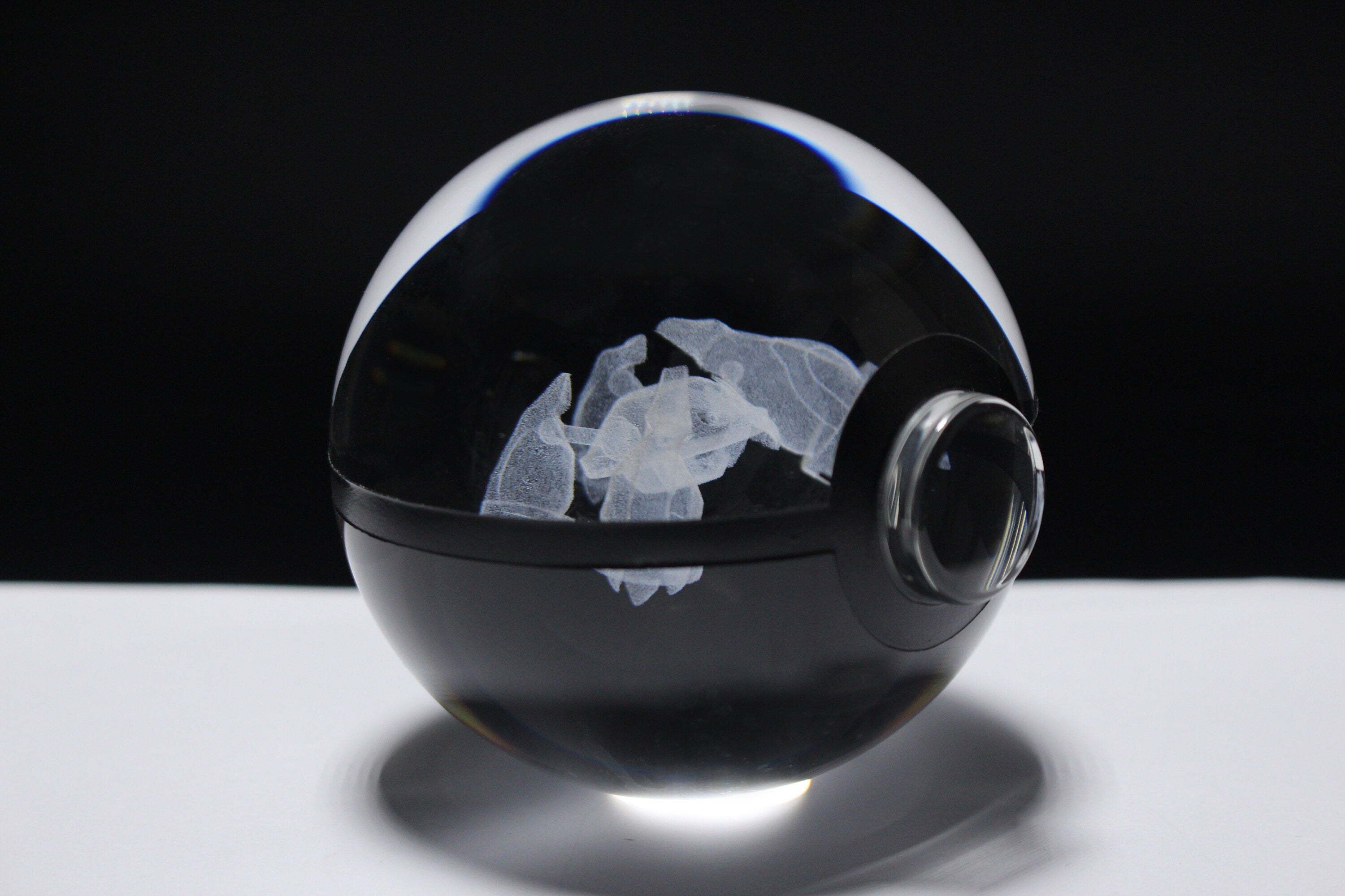 Metagross Large Crystal Pokeball