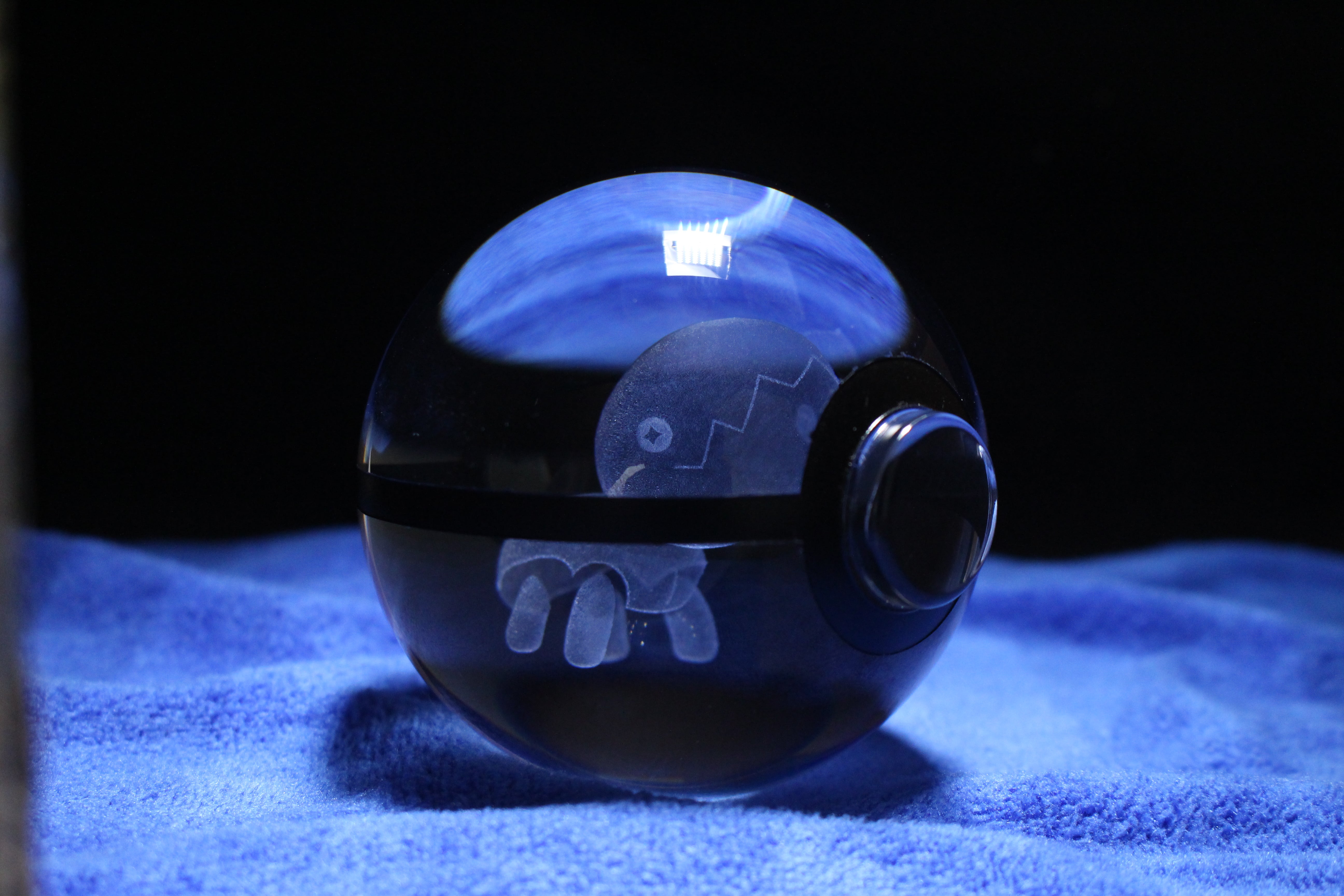 Trapinch Large Crystal Pokeball