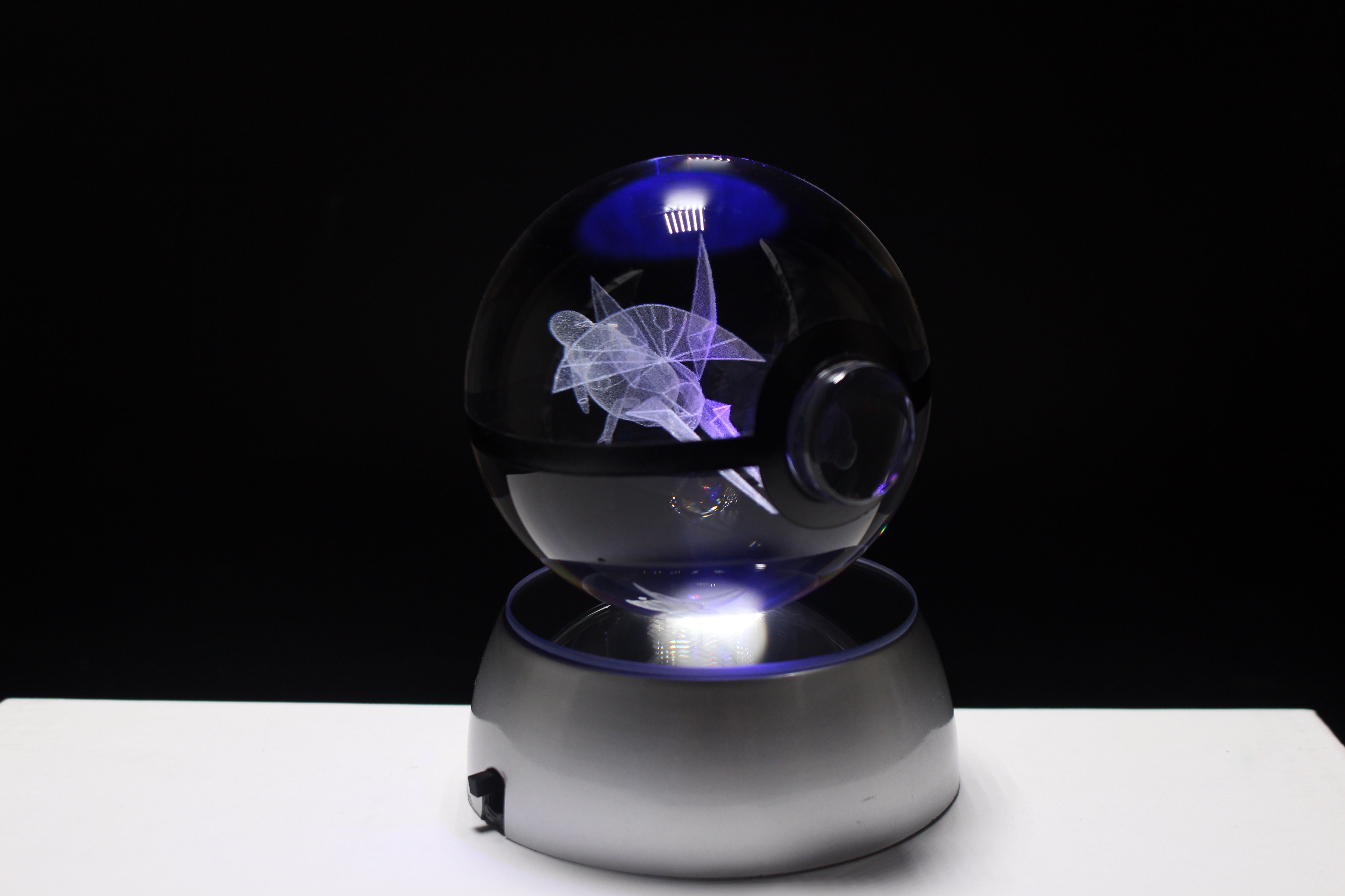 Vikavolt Large Crystal Pokeball