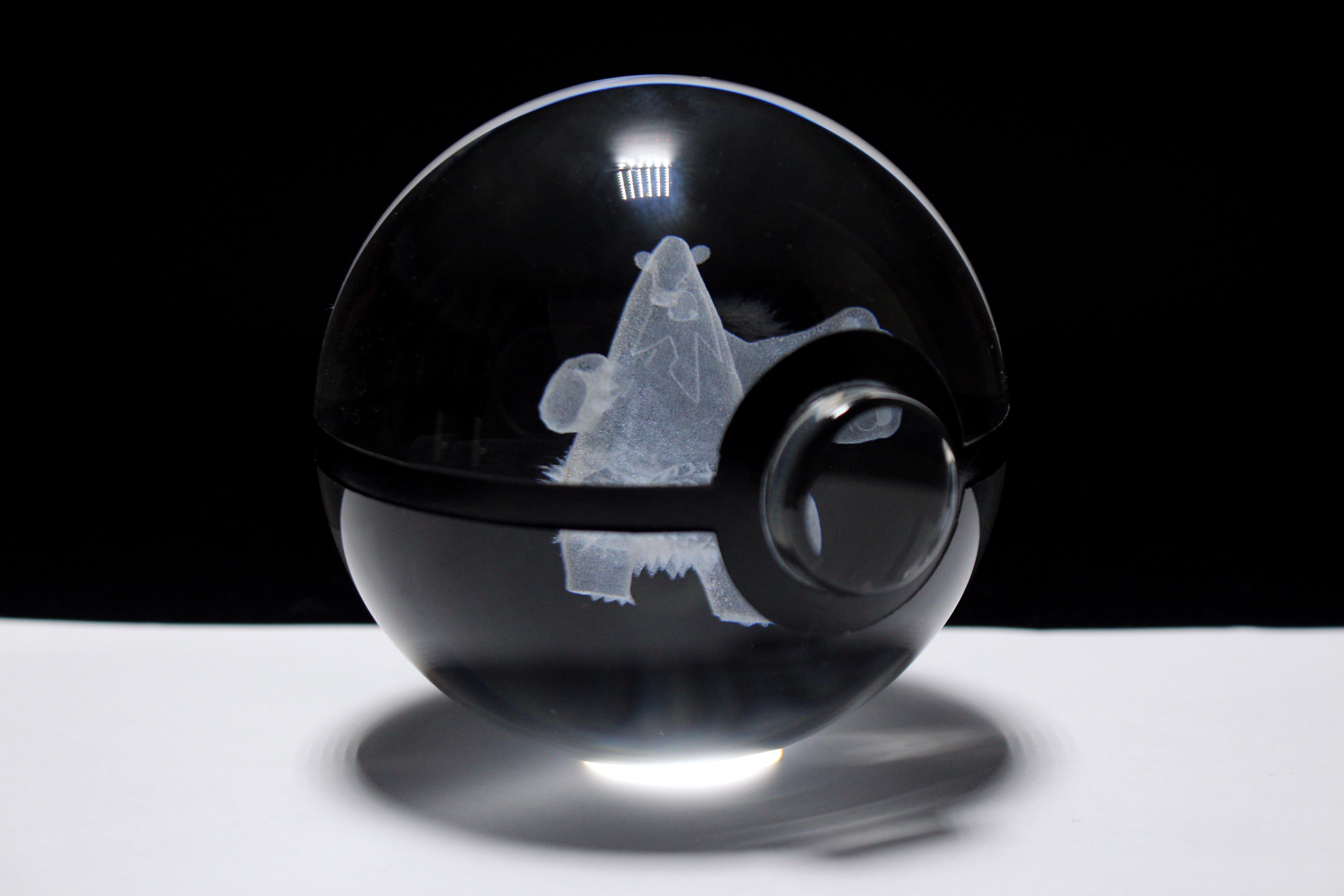 Beartic Large Crystal Pokeball