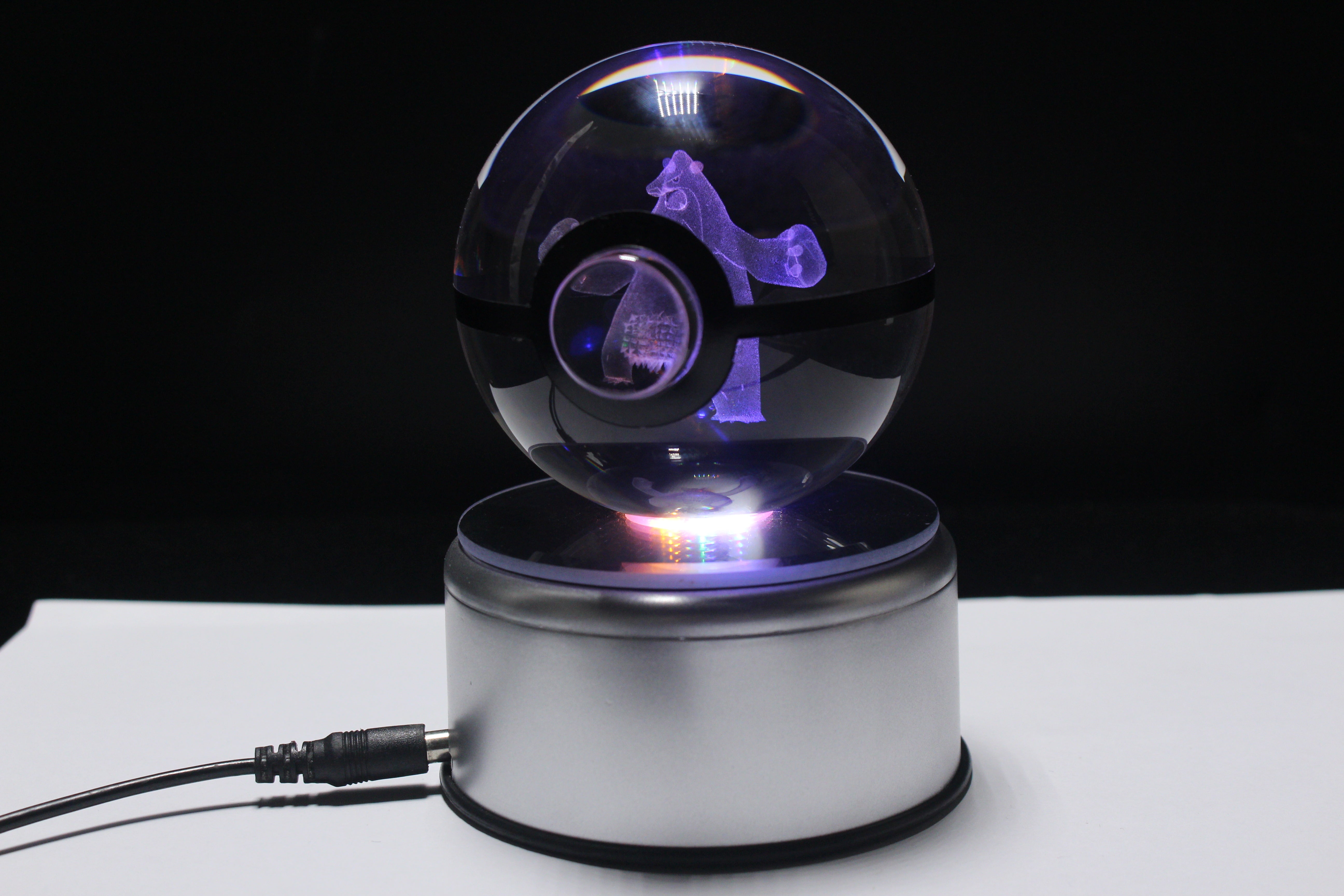 Beartic Large Crystal Pokeball